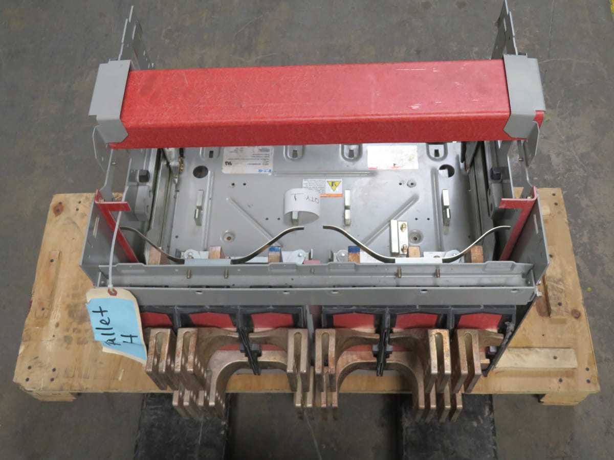 EATON 6D33692G51 DRAWOUT CASSETTE FRAME, 3200A RATING - CIRCUIT BREAKERS
