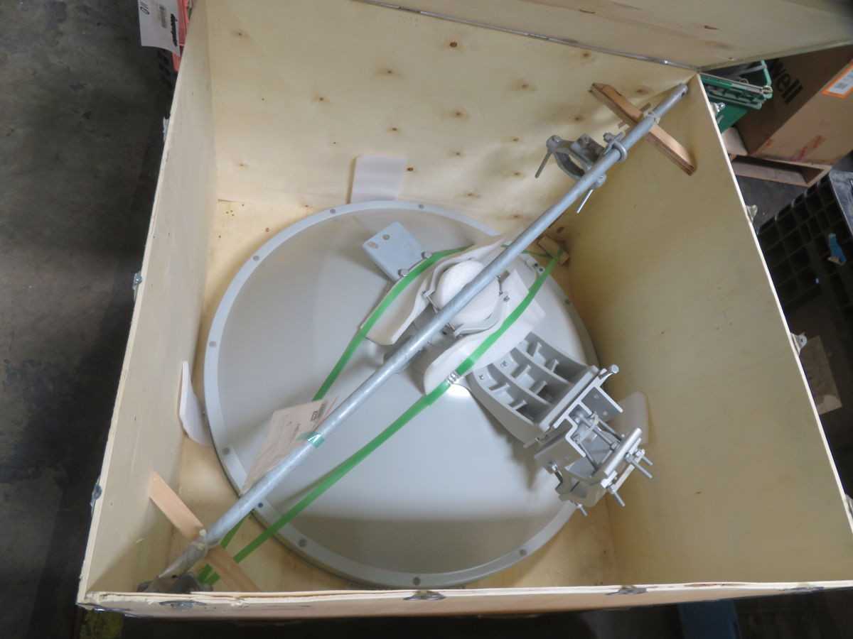 A0305109 C24A90T1D306/TYA09U024S-S06S MICROWAVE ANTENNA 44.5 DBI T269116 - TELECOMMUNICATION