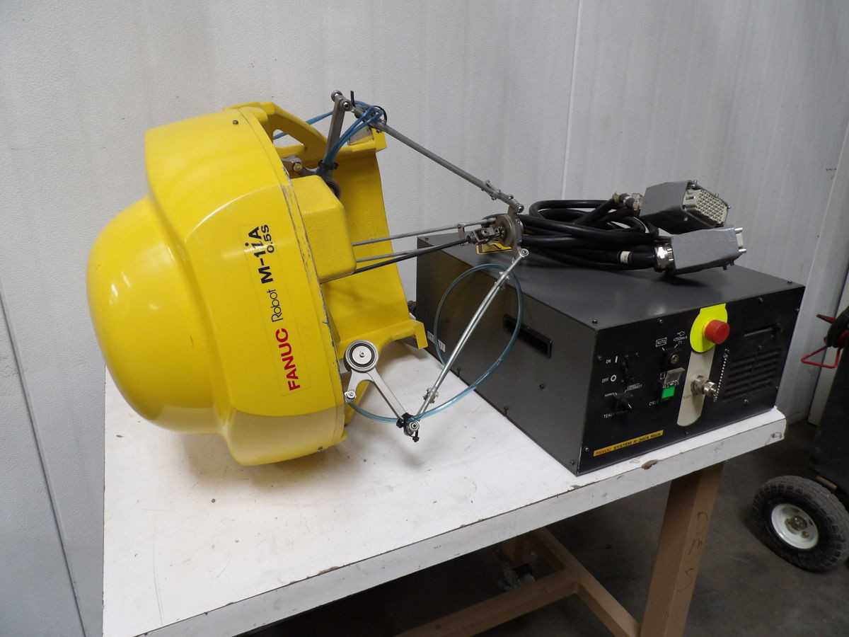 FANUC M-1IA 0.5S ROBOTS, 4 AXIS, 0.5 KG PAYLOAD, 280 MM REACH, ±0.02 MM REPEATABILITY - DELTA ROBOTS