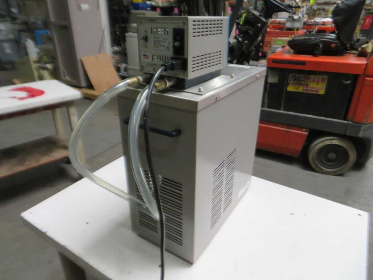VMR 1160S RECIRCULATING CHILLER M7242 - LAB & SCIENTIFIC