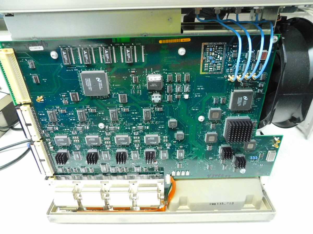 TEKTRONIX TDS 684B DIGITIZING OSCILLOSCOPE 4CH 1GHZ M7545 - ANALYZER