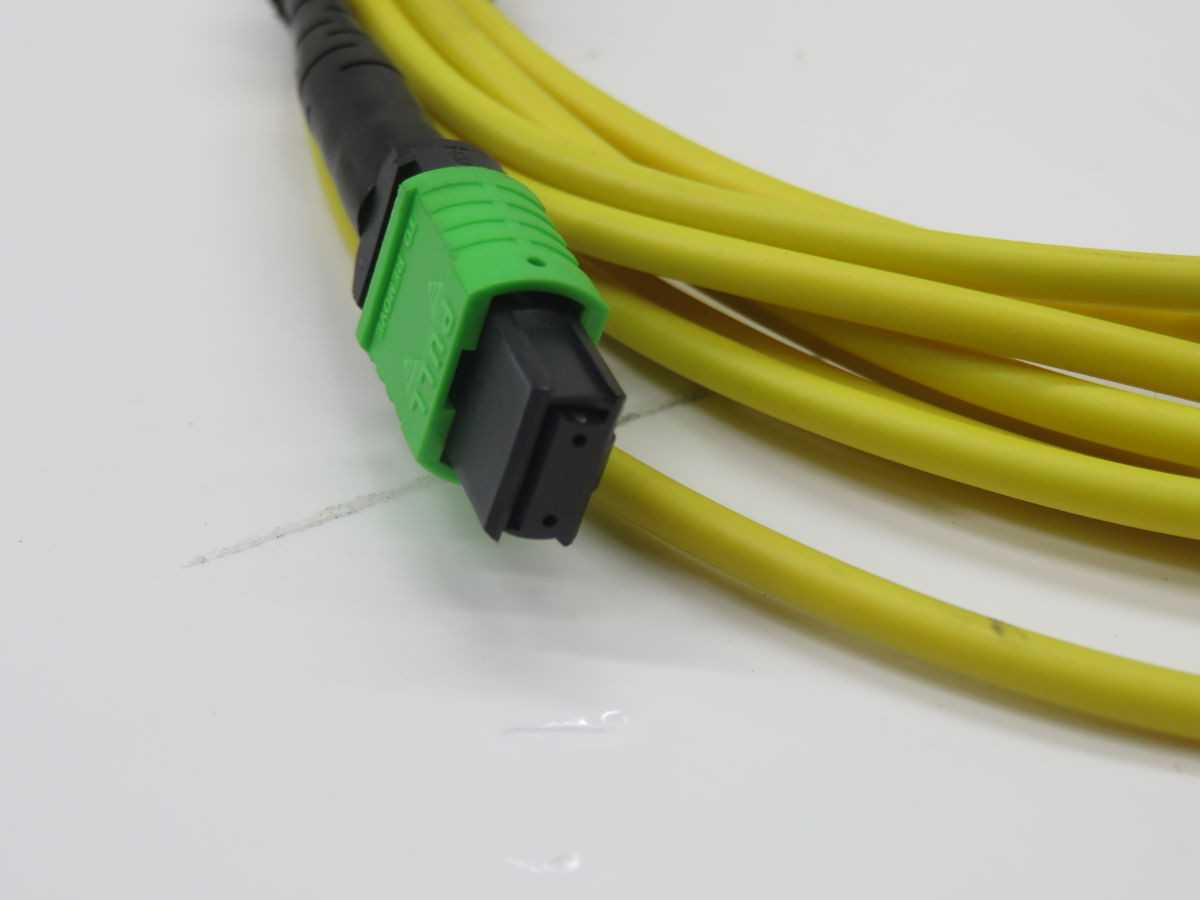 LOT OF 200 UQGQPQPFE JAF012 2124/COO:CN FIBER CABLE T267022 - FIBER OPTIC CABLE