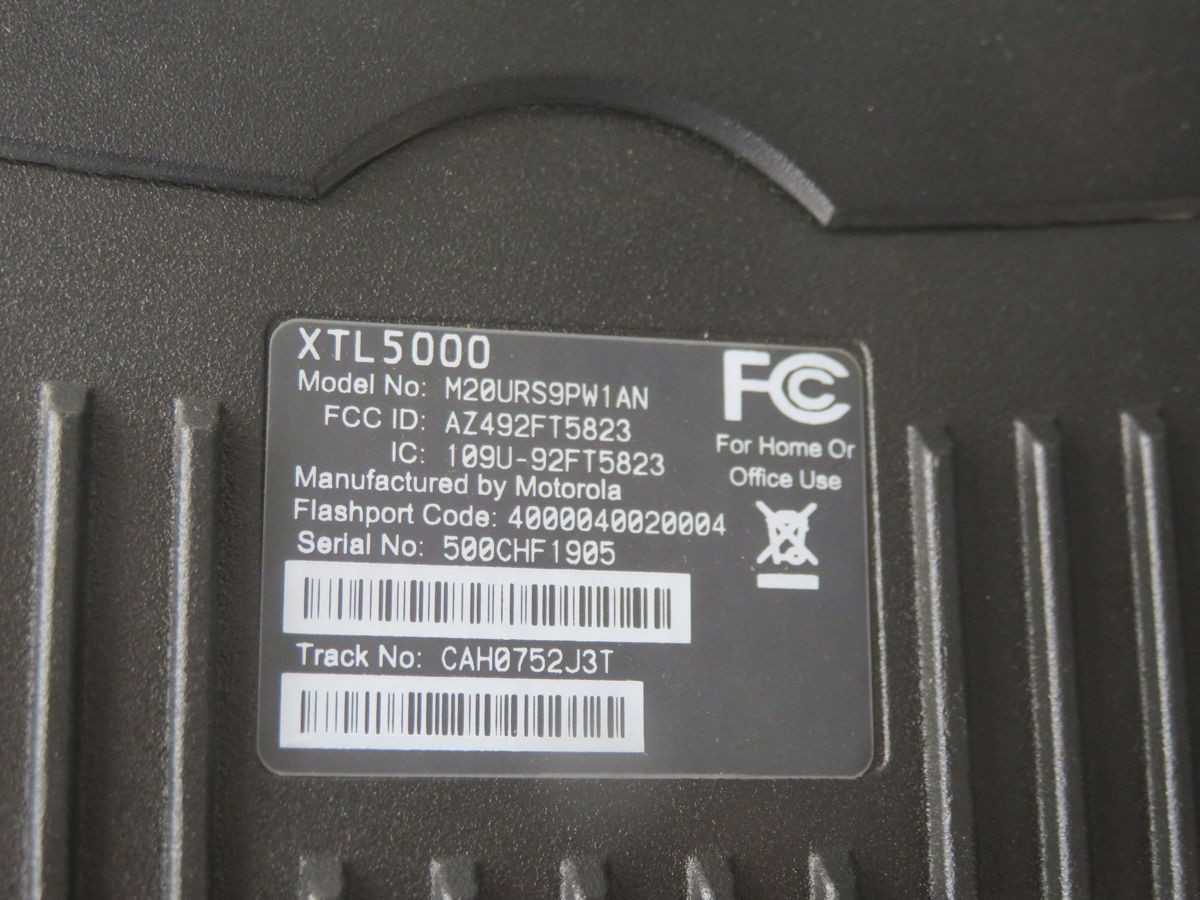 MOTOROLA XTL5000 M20URS9PW1AN DIGITAL MOBILE RADIO T266430 - TELECOMMUNICATION