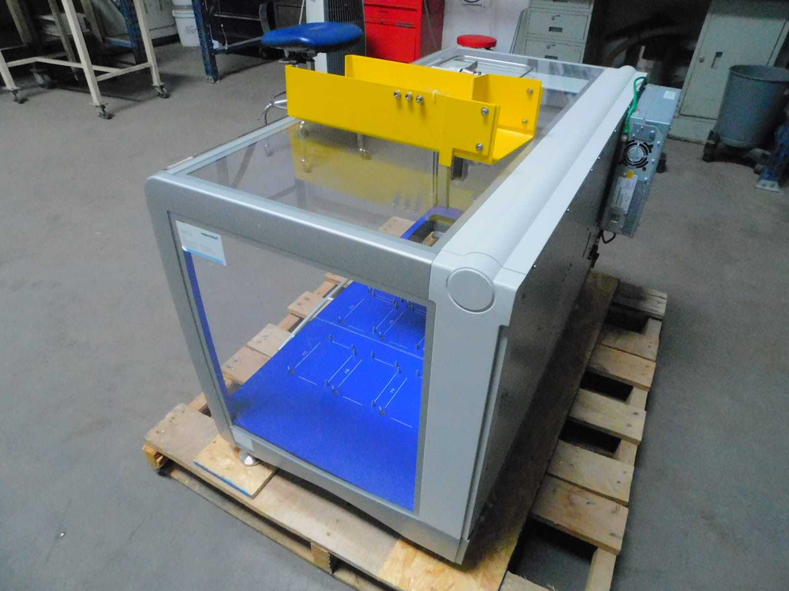 Eppendorf Epmotion 5075 Liquid Handling System, 6 SBS Positions, 1-300 mL Volume - LAB & SCIENTIFIC