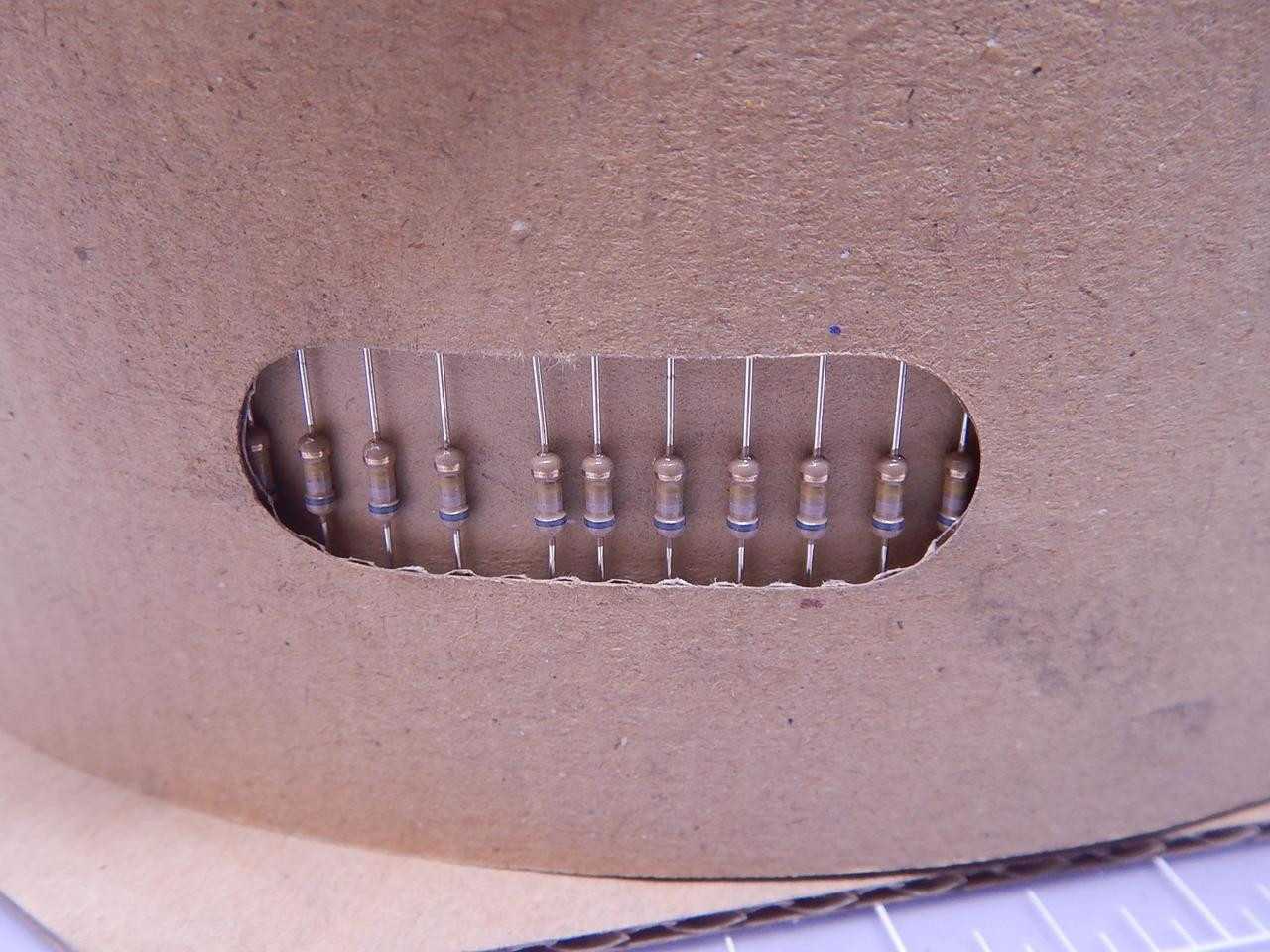 Lot of 5000 Stackpole Electronics 950102A01-684 Resistors 680 k 5 % - ELECTRICAL COMPONENTS