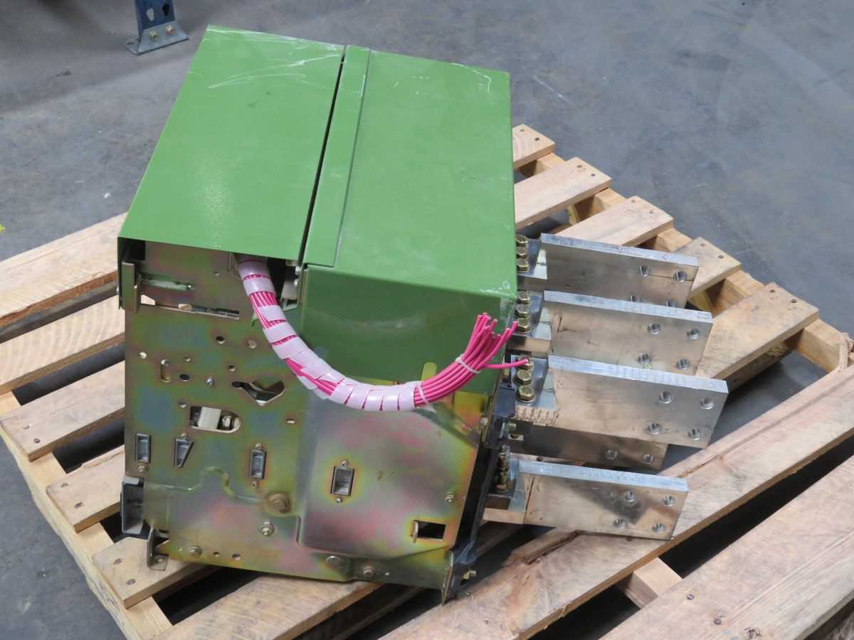 MERLIN GERIN MP20 CIRCUIT BREAKERS, 2000A CURRENT, 690V AC OP V, 65KA ICU, 3/4 POLE - PCB CIRCUIT BOARDS