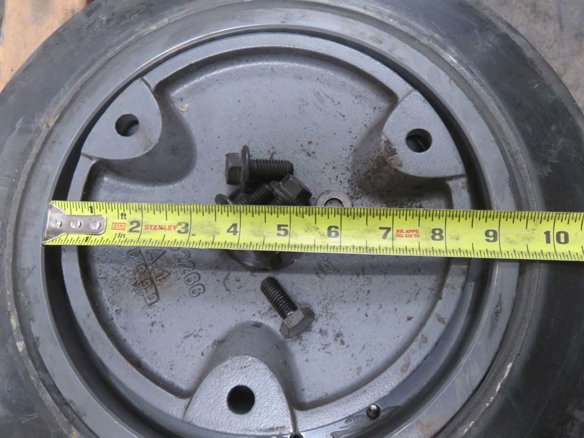 LOT OF 2 CROWN 132266 WHEEL ASSY T261806 - INDUSTRIAL PARTS