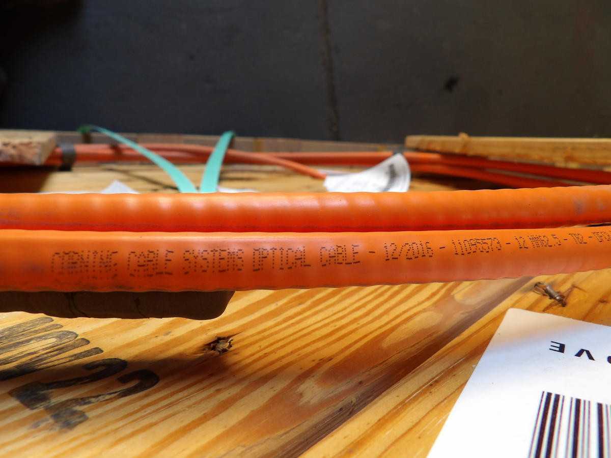 Corning 012K81-33130-A1, Riser Mm Fiber Cable, 12 Fibers, Om1 62.5 Μm, 12.3 Mm Od - FIBER OPTIC CABLE
