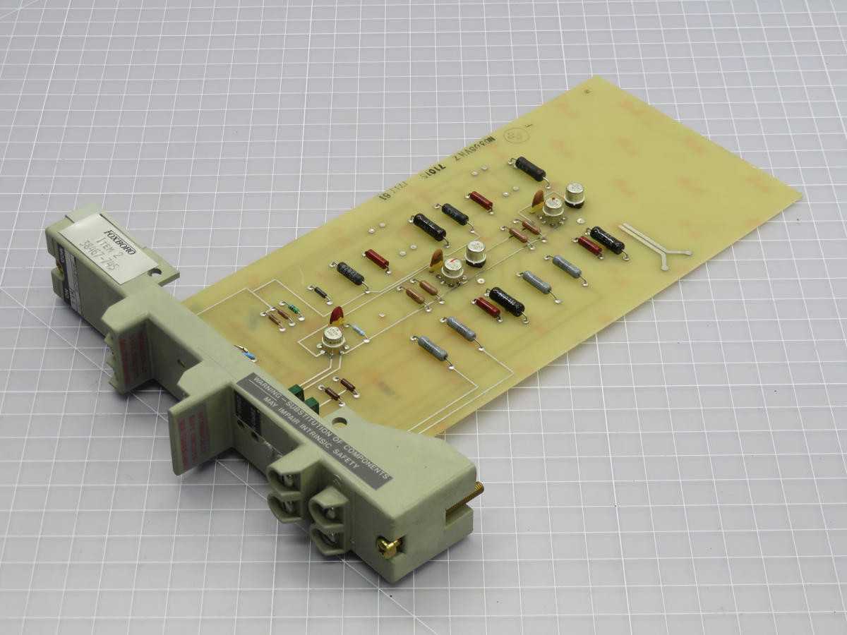 FOXBORO 2A0-V31-FGB, VOLTAGE TO CURRENT CONVERSION MODULE, 0-10 VDC INPUT, 4-20 MA OUTPUT - PLC MODULES