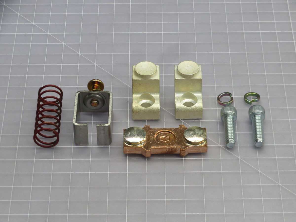 EATON 477B477G05 Contact Kit, Size 5, 1 Pole, 600V, 270A - CONTACTORS