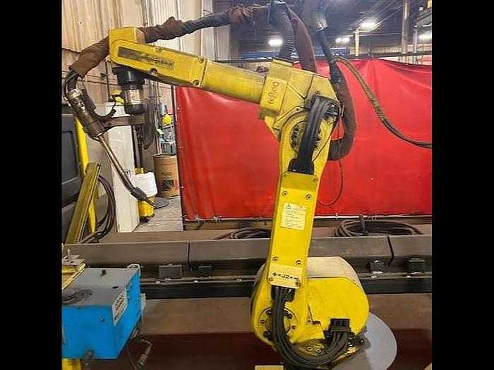 2002 FANUC ARCMATE 100IB ROBOT - 6KG, 1373MM REACH, R-J3IB CONTROLLER - ARTICULATED ROBOTS