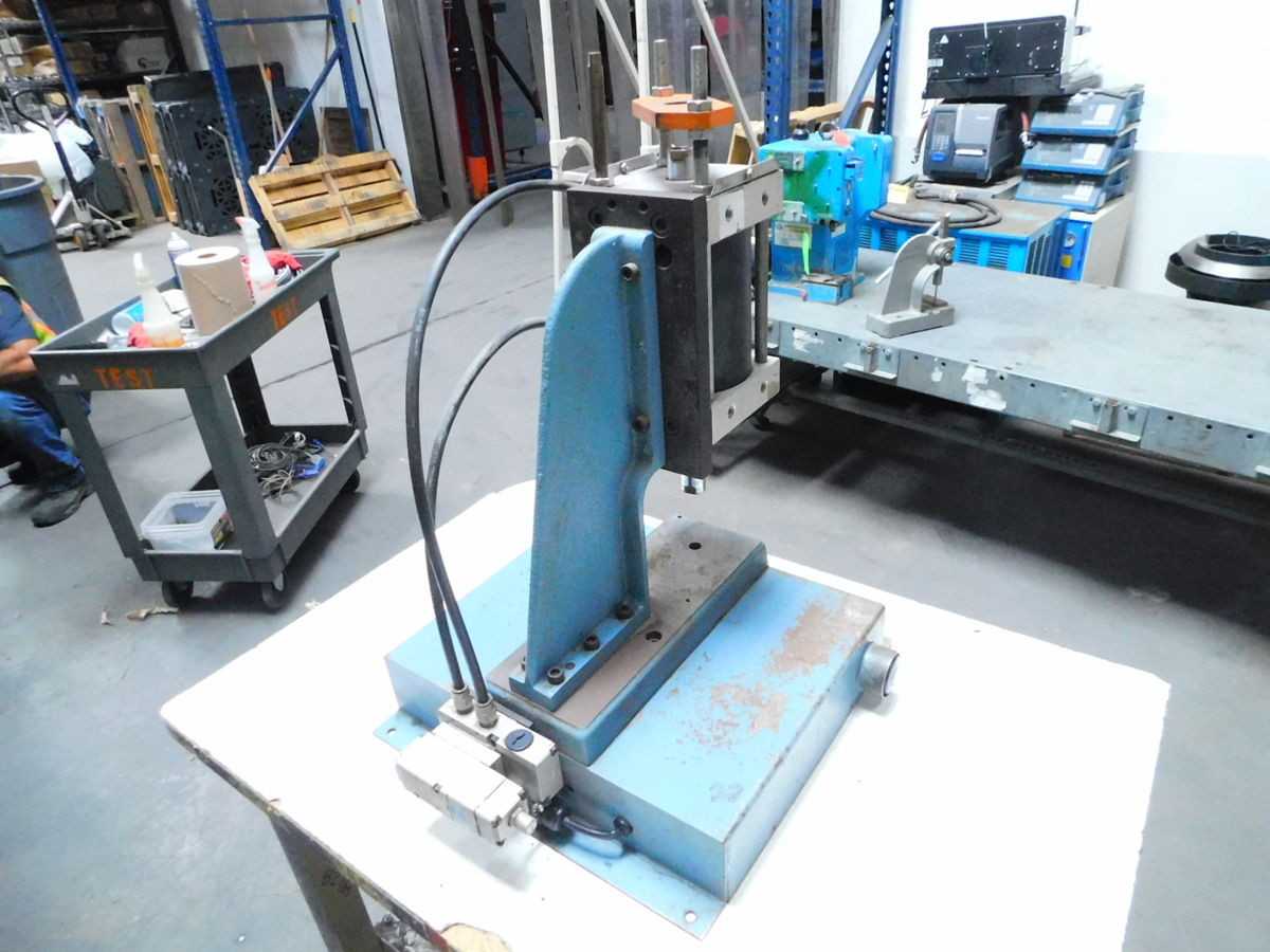 JT&M A-3151, '3000-11 PNEUMATIC ARBOR PRESS 3/4 TON - ARBOR PRESSES