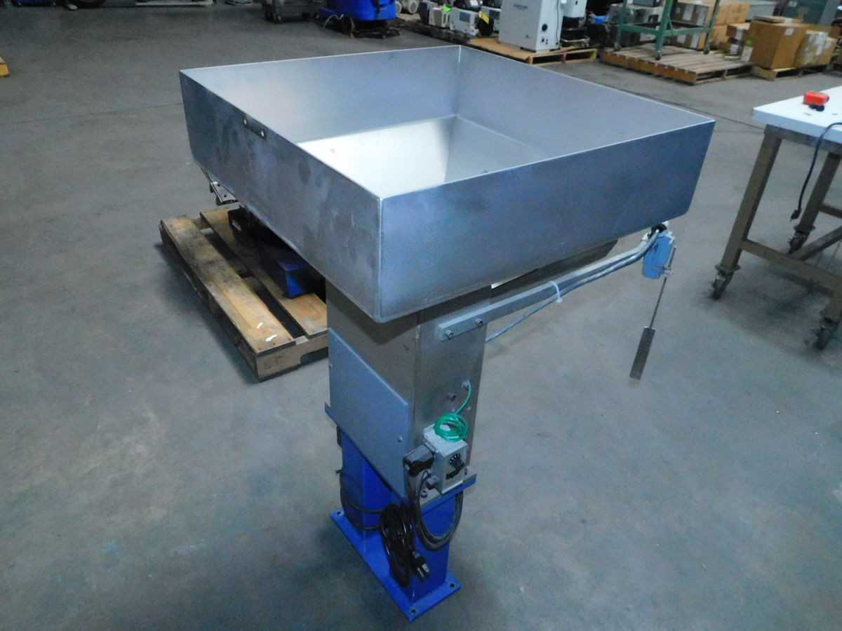 SERVICE ENGINEERING 24277 VIBRATORY PARTS FEEDING HOPPER 24" SS - VIBRATORY FEEDER