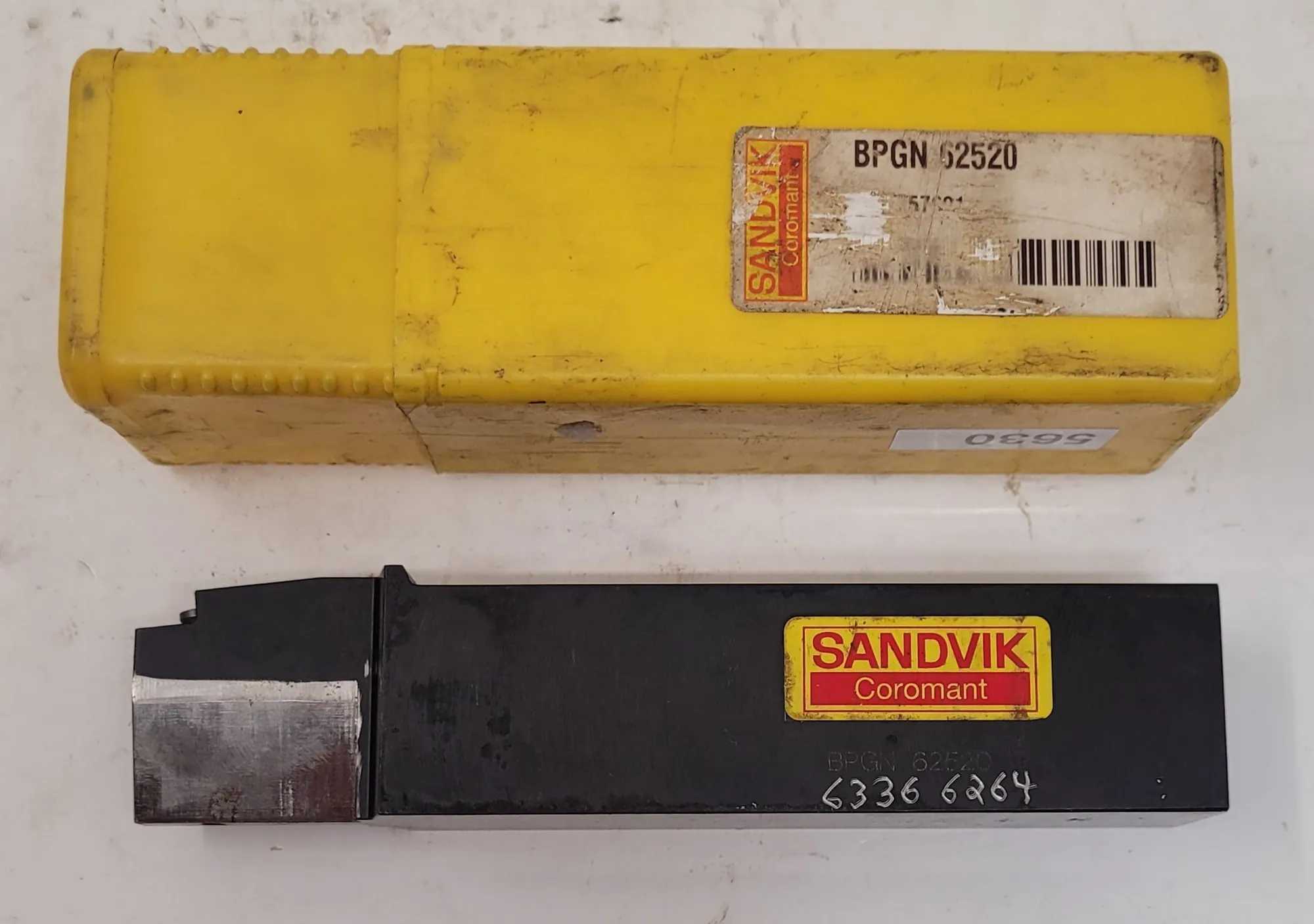 SANDVIK COROMANT BPGN 62520 TURNING GROOVING CARBIDE INSERT TOOL, 1 1/4" X 1 1/4" SHANK - MACHINE TOOLING