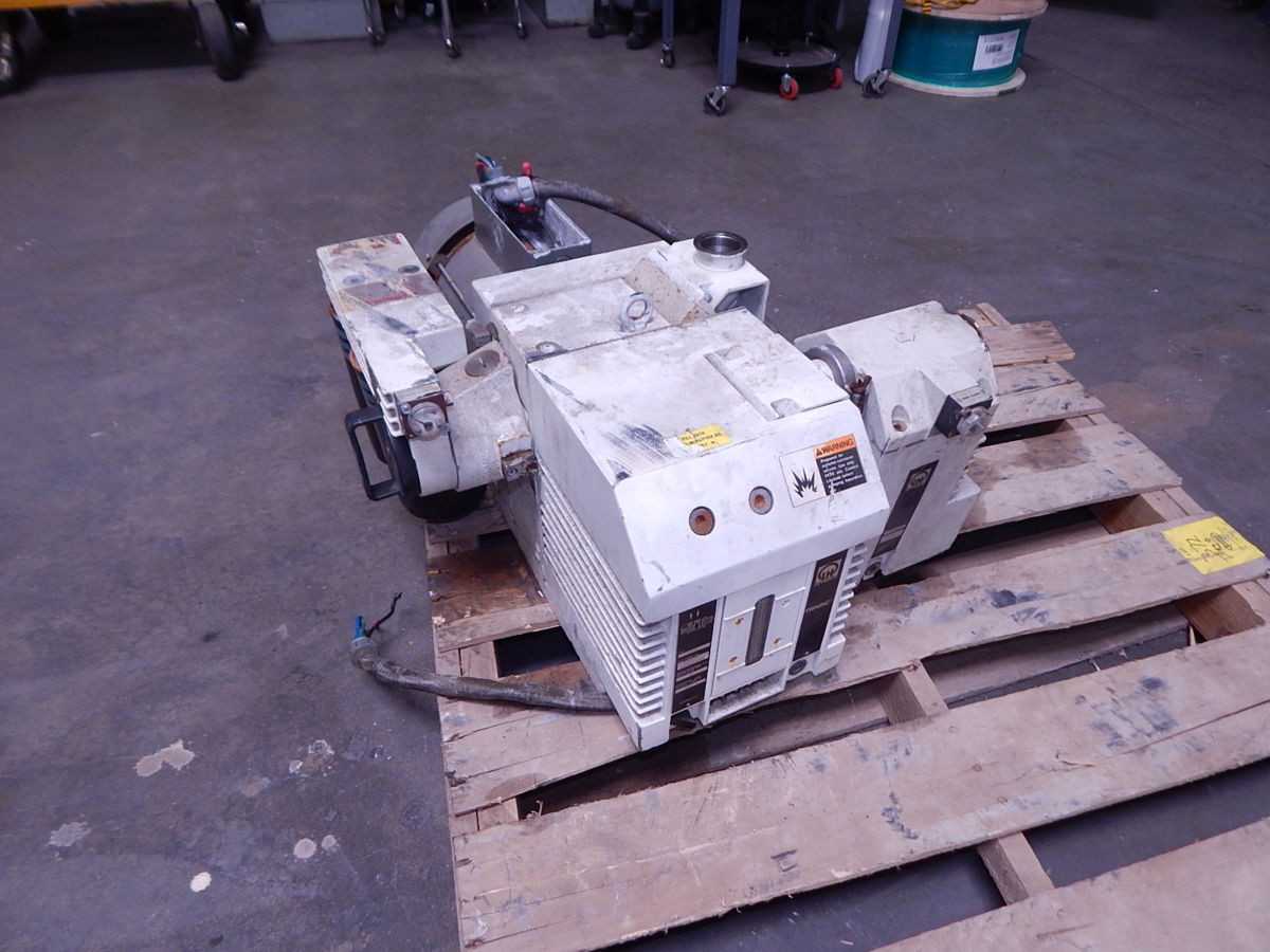 LEYBOLD D40BCS VACUUM PUMP M6746 - VACUUM PUMP