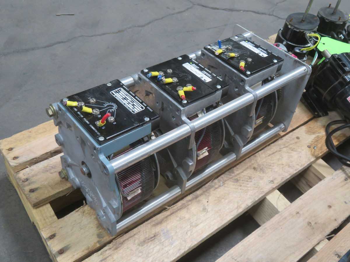 POWERSTAT 136BU-3 VARIAC, 3-GANG, 120V IN, 0-140V OUT, 4.2 KVA POWER, 30 A CURRENT - ELECTRICAL COMPONENTS