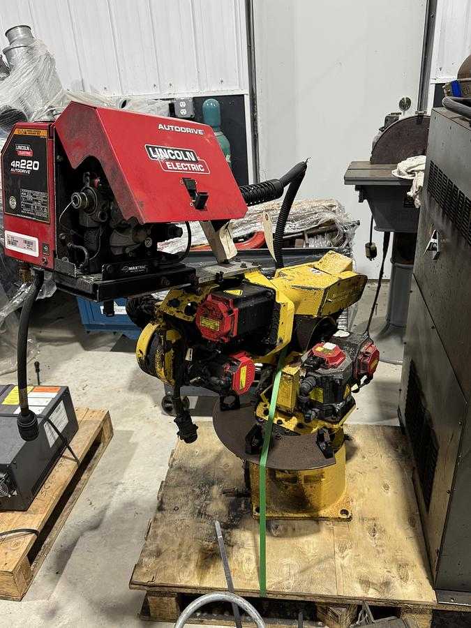 FANUC ARC MATE 100IBE ARTICULATED ROBOT, R-J3IB, 6KG PAYLOAD, 1373MM REACH, 6 AXES - ARTICULATED ROBOTS