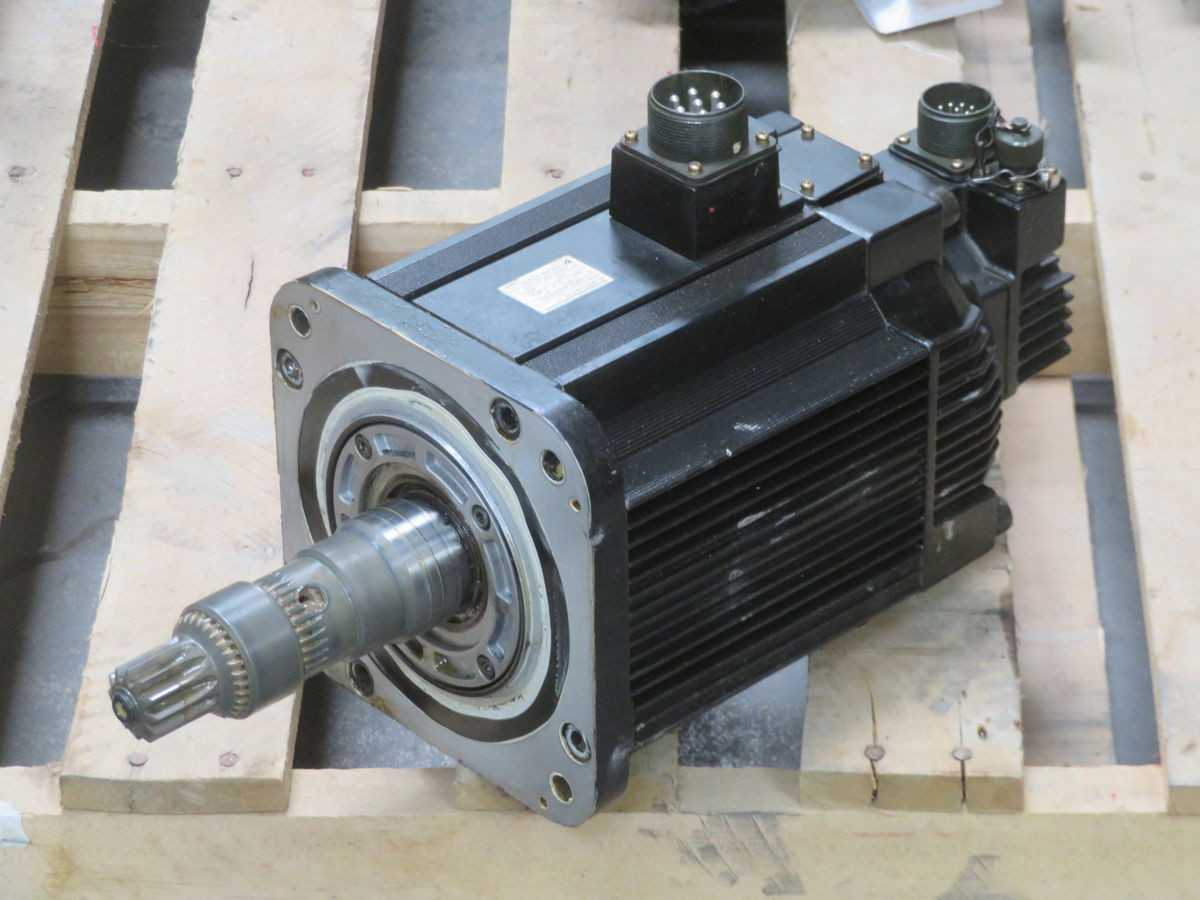 YASKAWA SGMGH-44A2A-YR12 SERVO MOTORS, 4.4 KW POWER, 27.9 NM TORQUE, 17-BIT ENCODER - SERVO