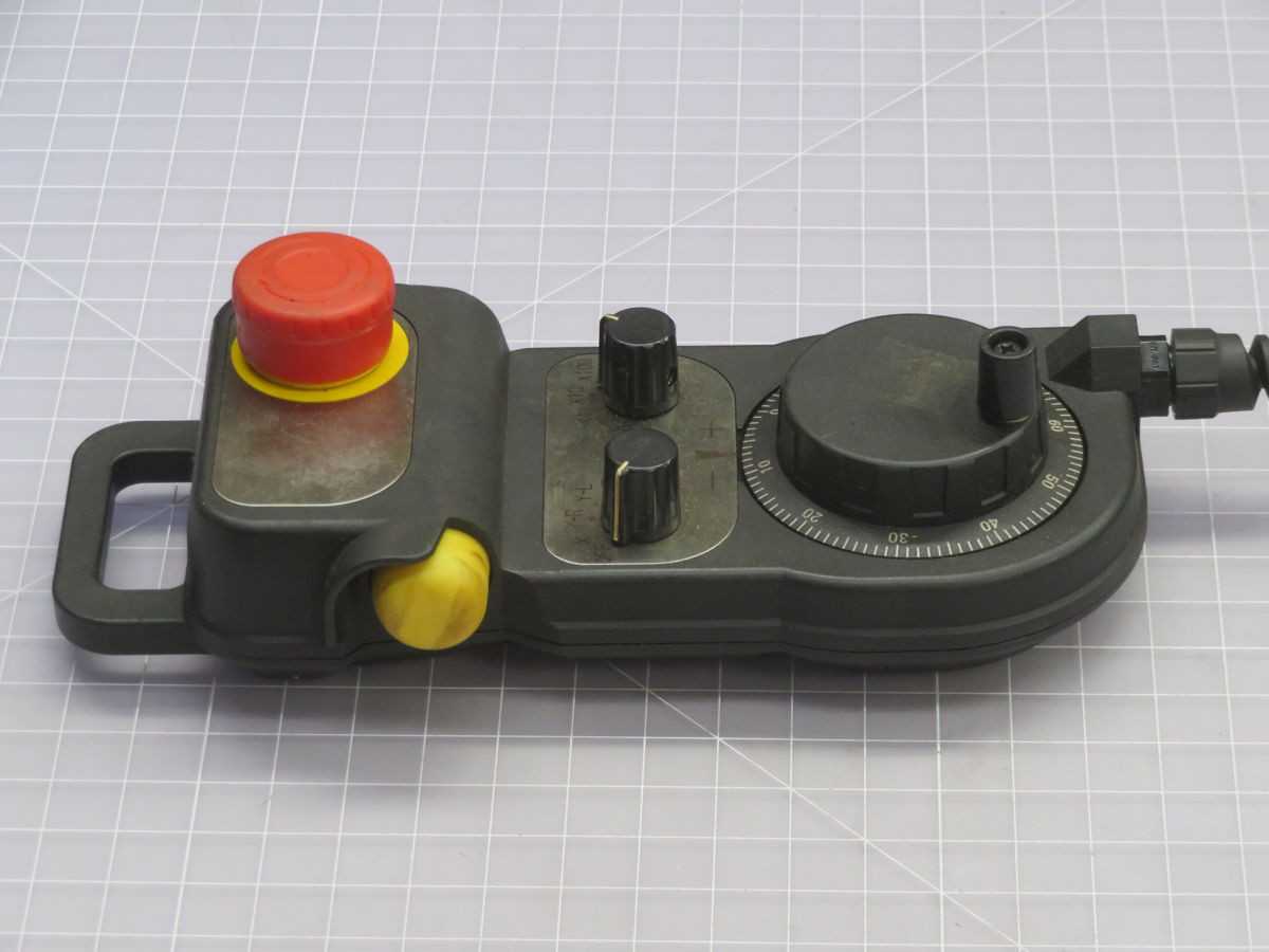 TOSOKU HT MANUAL PULSE GENERATOR T262848 - OPERATOR CONTROLS