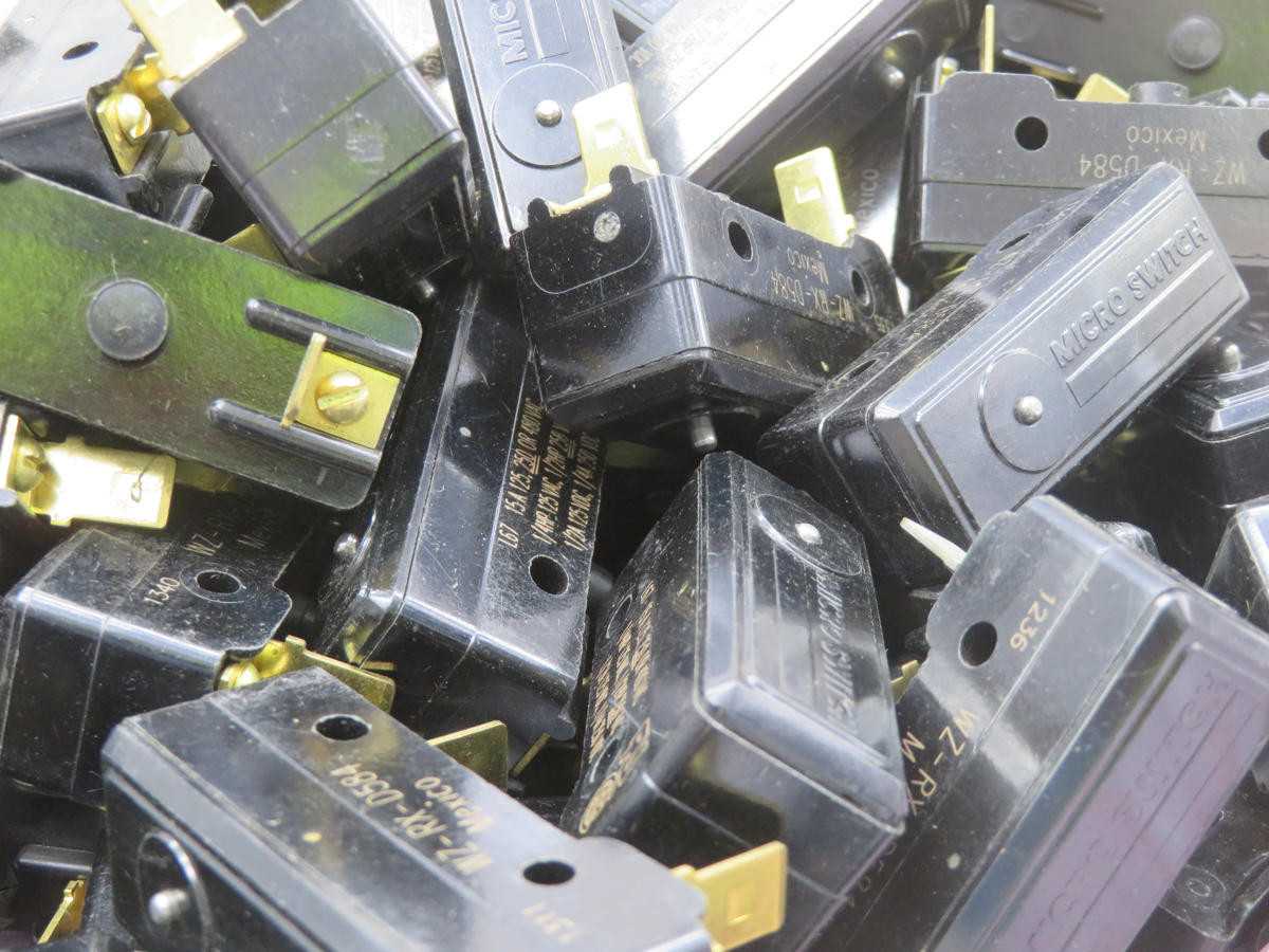 Lot of 135 Honeywell WZ-RX-D584 Snap Act - SWITCHES