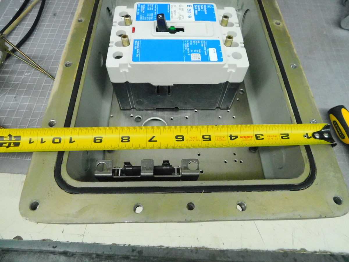 EIM 18355-A SWITCH BREAKER WITH EXPLOSION PROOF ENCLOSURE M6883 - CIRCUIT BREAKERS