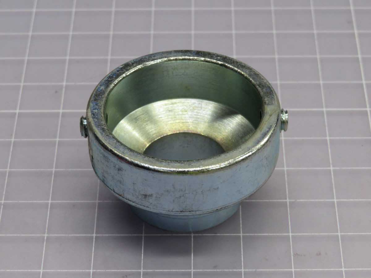 LOT OF 25 CROUSE HINDS COUP201 LOCK COUPLING - CONDUIT FITTING