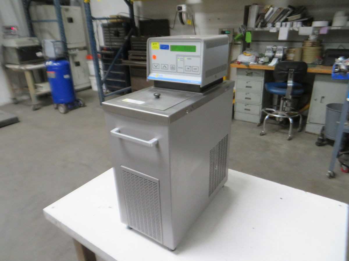 POLY SCIENCE 1166 DIGITAL HEATED REFRIGERATED RECIRCULATOR CHILLER M7241 - LAB & SCIENTIFIC