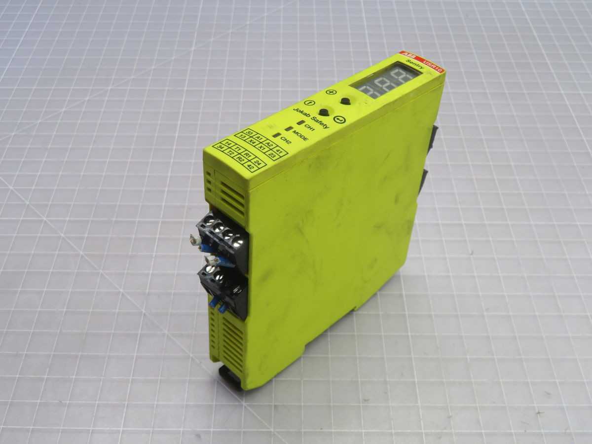 ABB 2TLA010070R0000 USR10 SAFETY RELAY T263643 - CONTACTORS ABB 2TLA010070R0000 USR10 SAFETY RELAY T263643 - CONTACTORS