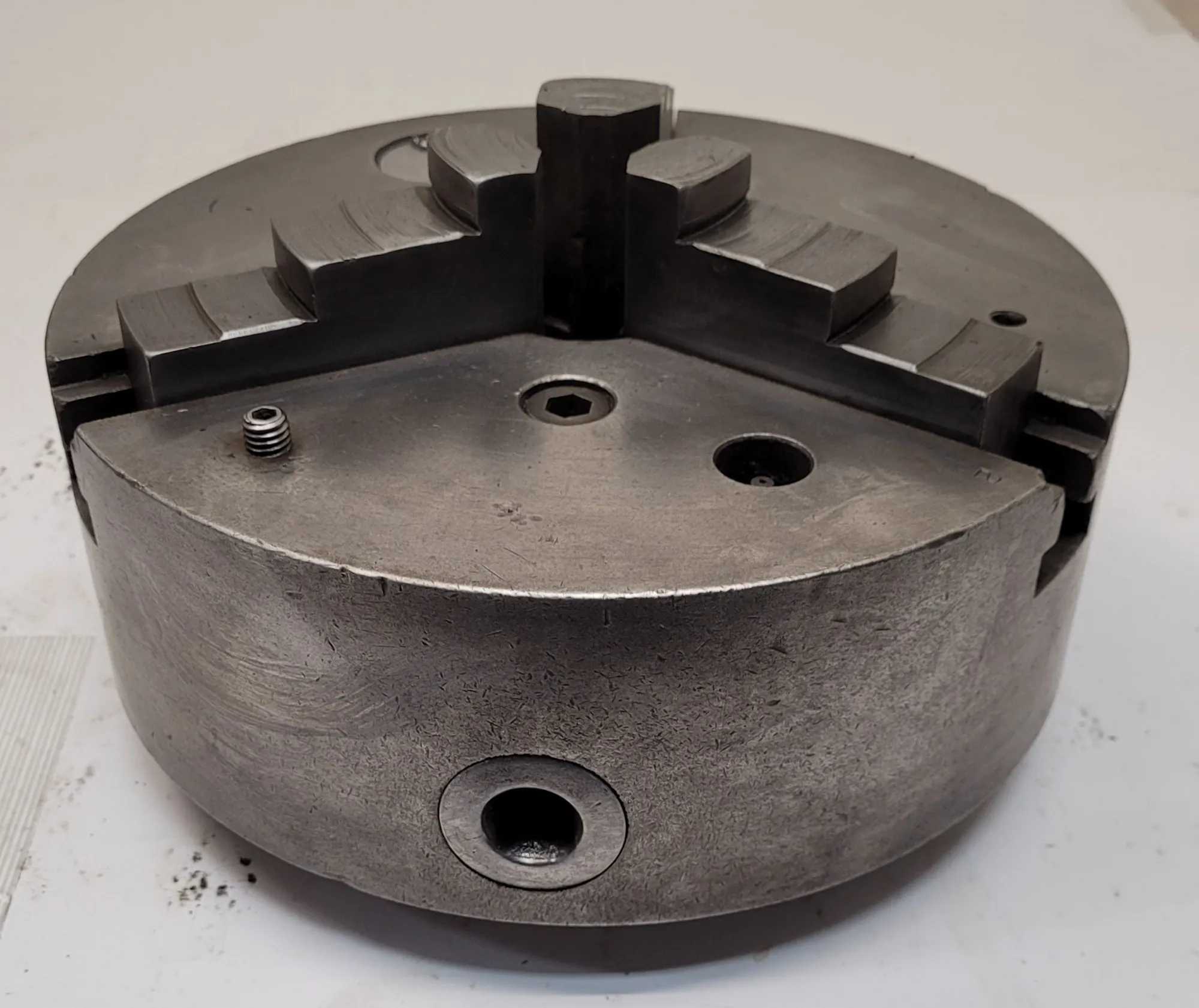 CUSHMAN 10IN, 3 JAW LATHE CHUCK WITH 2IN CENTER HOLE (10” OVERALL DIAMETER) - MACHINING TOOLING & PARTS