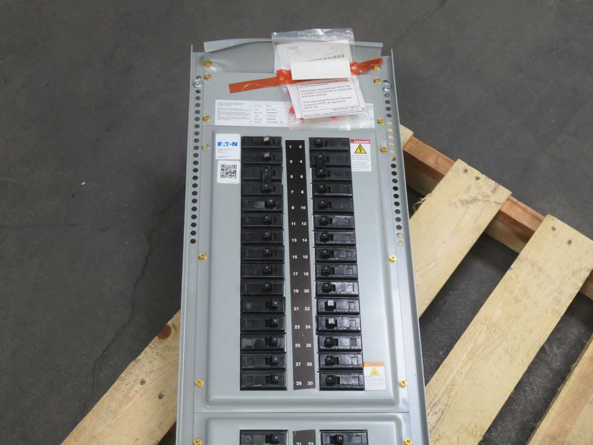 EATON PRL1A ELECTRICAL PANEL BOARDS, 3-PHASE, 100 A MAIN BUS, 120/208 VAC, 30 BRANCH CCTS - PANELBOARDS