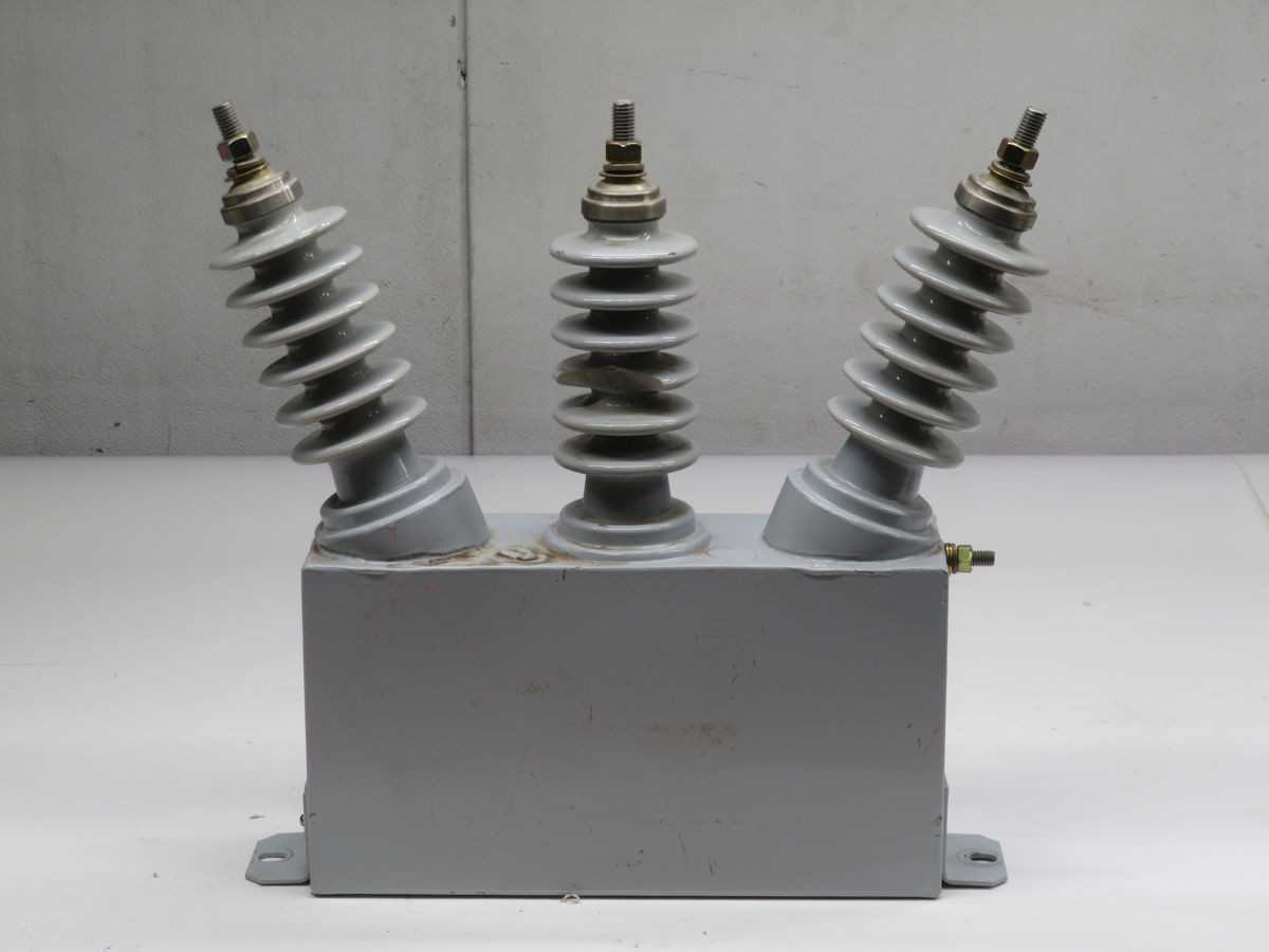 GE 18L15RJ2 CAPACITOR, 3 POLE, 7200 VAC RATED, 1.5 ΜF CAPACITANCE, 60 HZ FREQUENCY - ELECTRICAL COMPONENTS