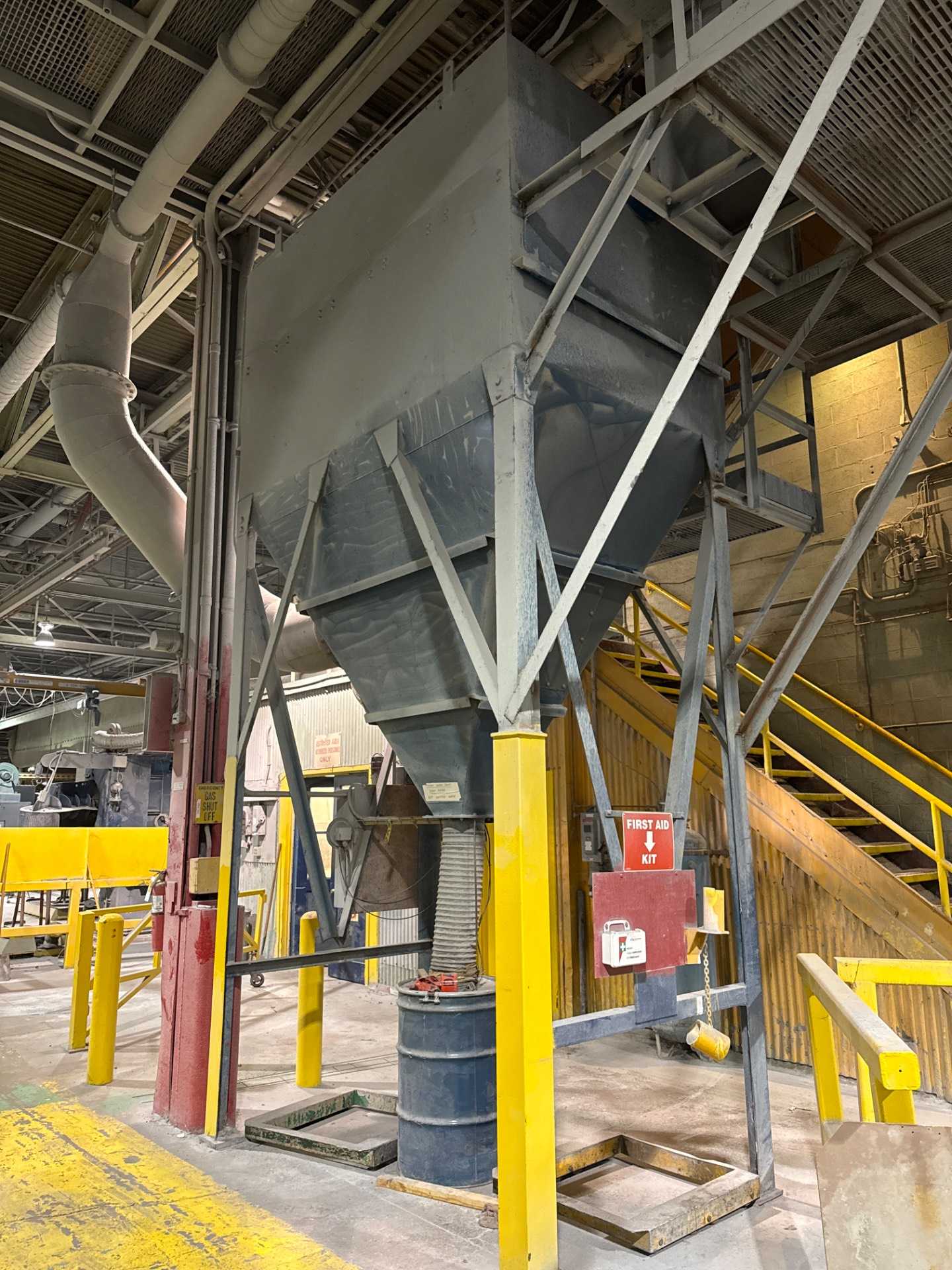 Wheelabrator 45WCC (Wcc 36) Cartridge Dust Collector, 10,000 CFM, 16 Filters, 5,040 Sq ft - DUST COLLECTOR