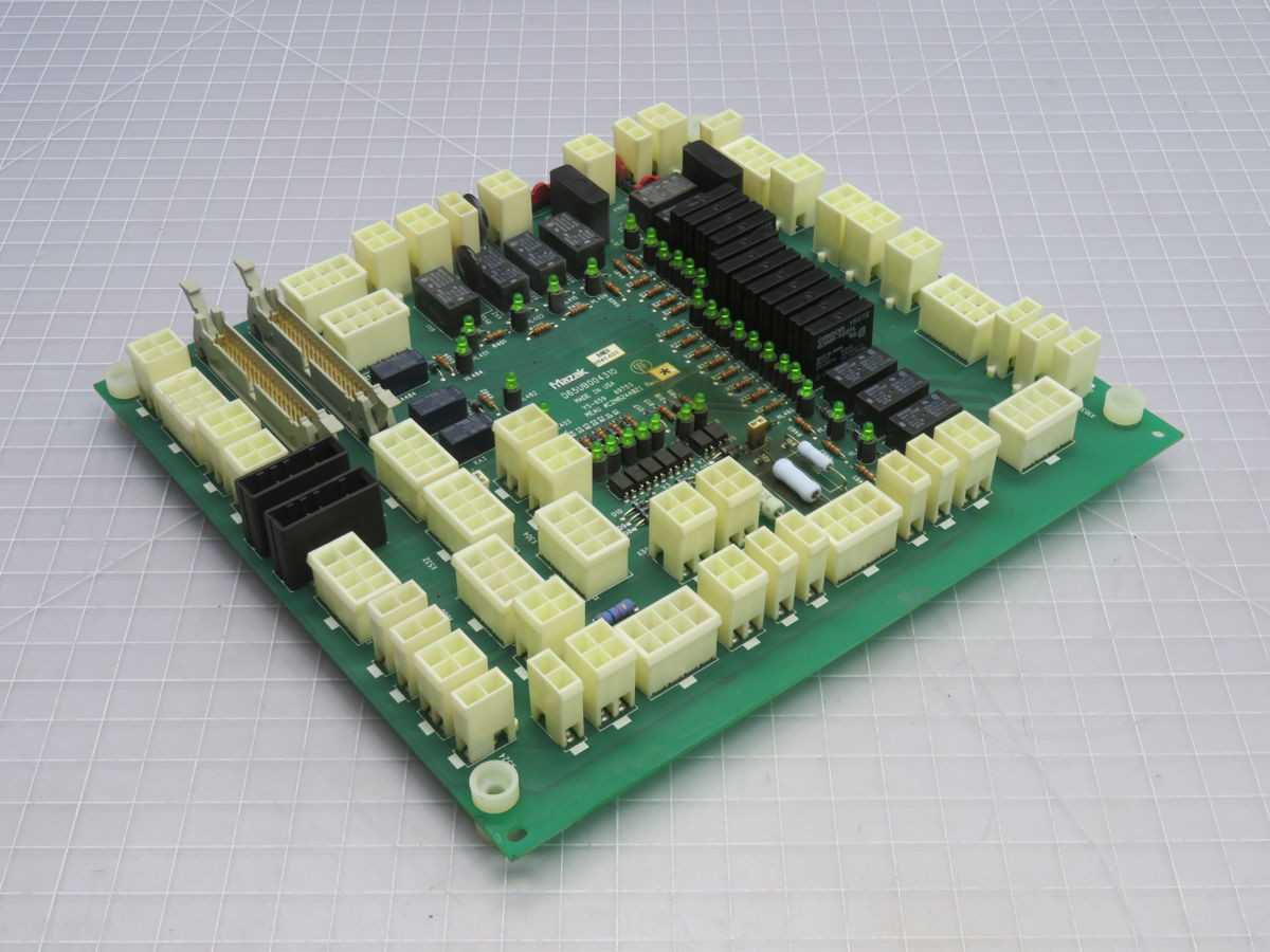 MAZAK D65UB004310 INDUSTRIAL PLC INTERFACE RELAY BOARD T268832 - PCB CIRCUIT BOARDS