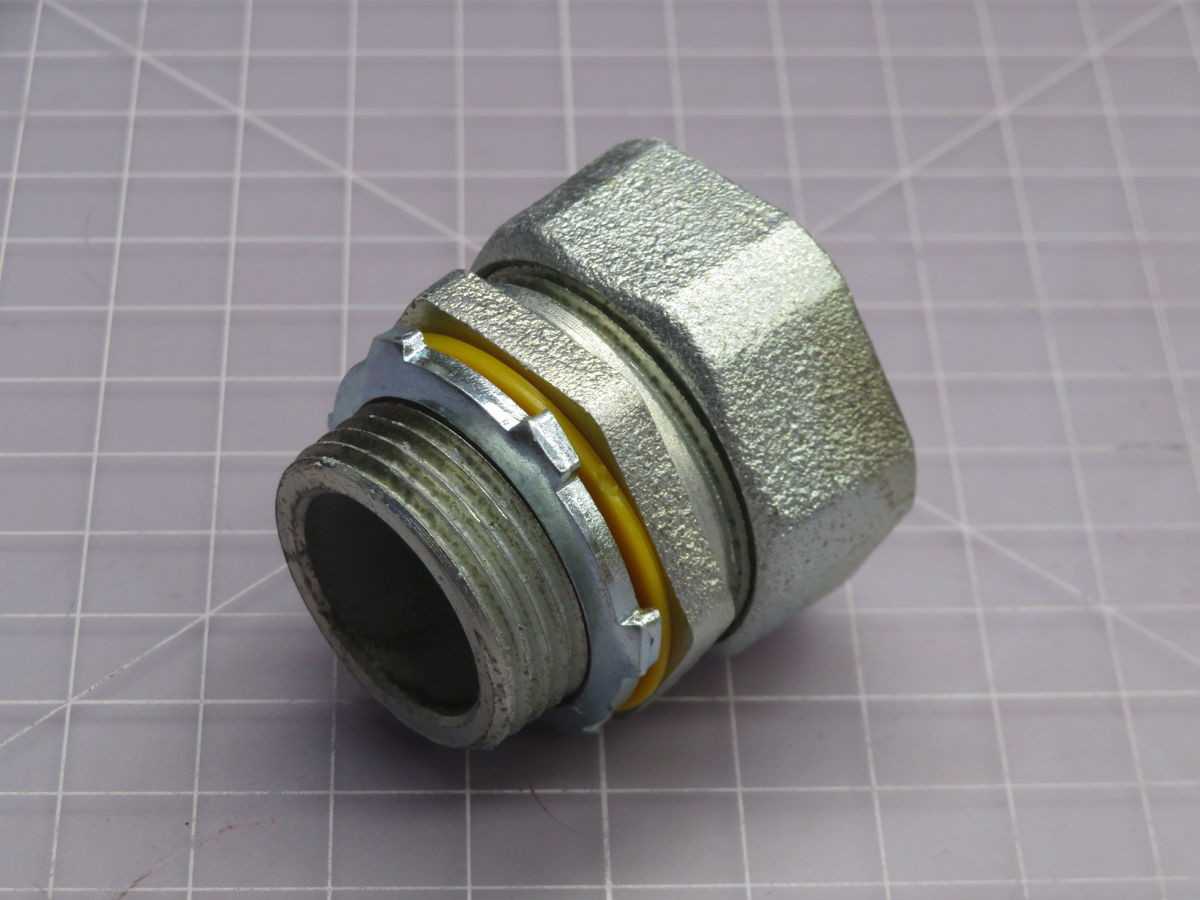 LOT OF 25 CROUSE-HINDS LT100 METALLIC LIQUID TIGHT FITTING T263886 - CONDUIT FITTING