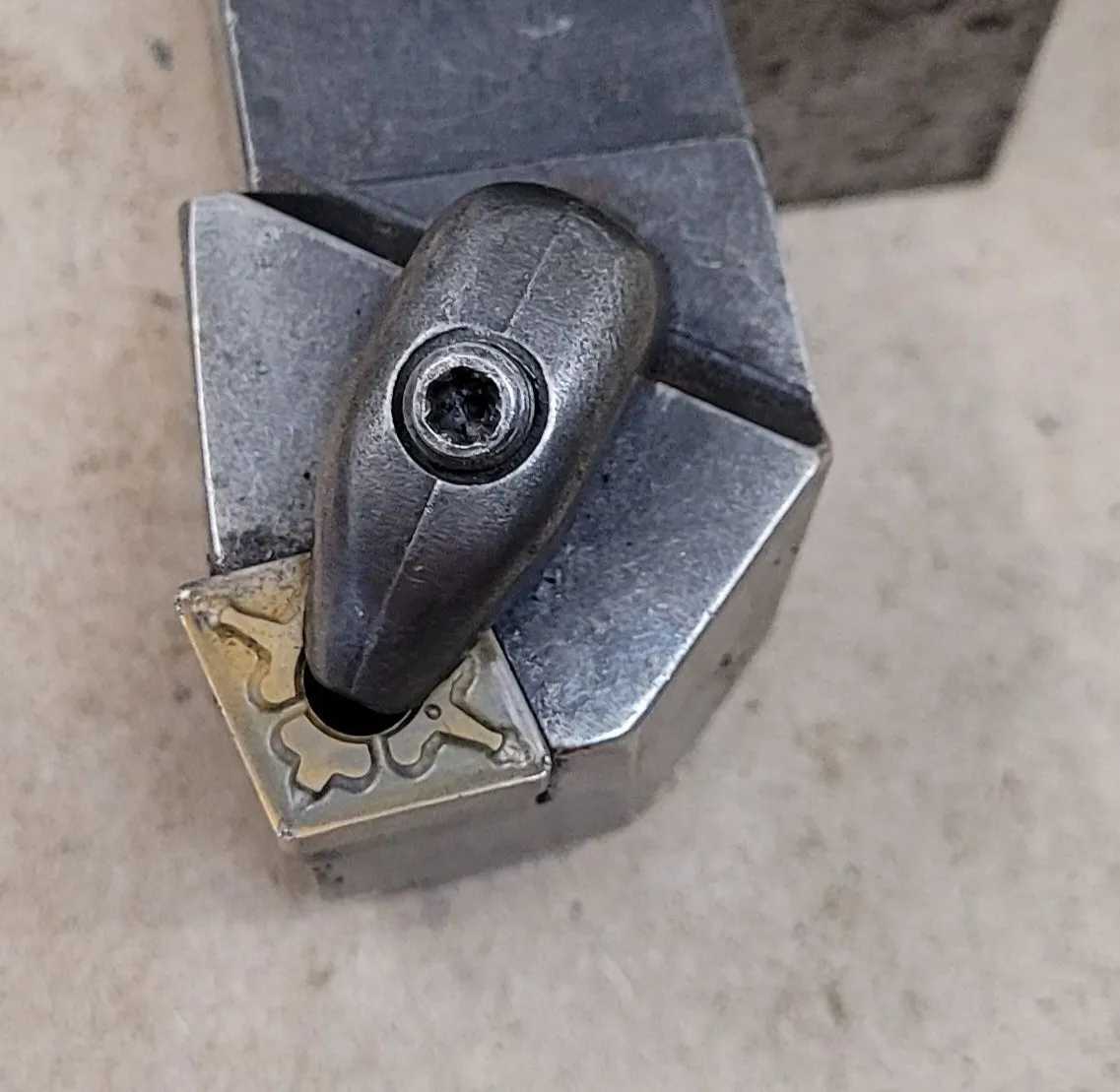 CXA 1 LATHE TOOL POST HOLDER W/ KENNAMETAL TOOL, LATHE SWING 13-18 INCH - MACHINING TOOLING & PARTS