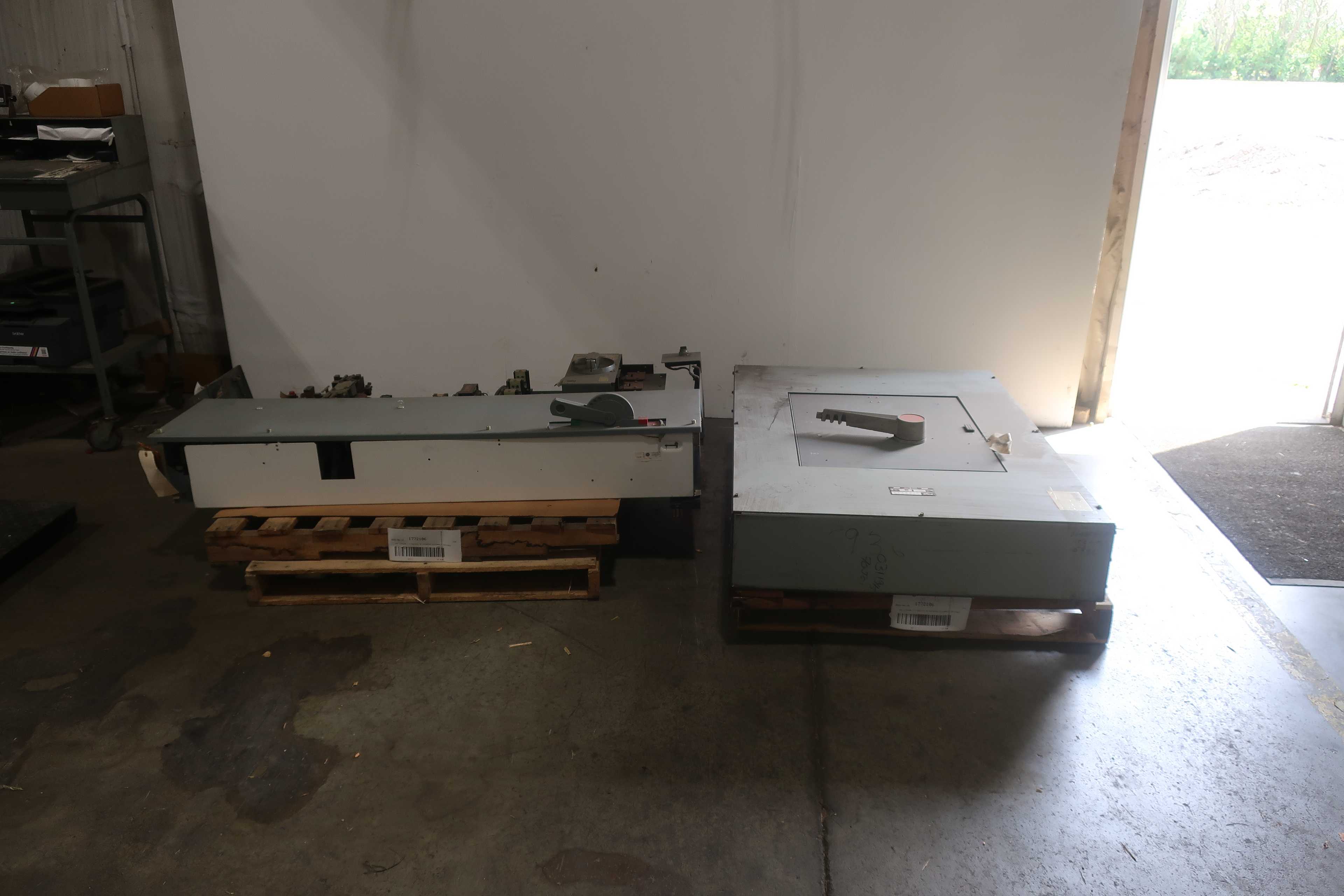SKU 1772106 - 2 PALLETS OF ASSORTED DISCONNECT SWITCHES - DISCONNECT SWITCHES