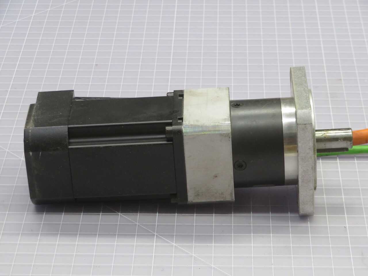 B&R 8LVA23.R0030D000-0 SERVO MOTOR T261662 - INDUSTRIAL PARTS