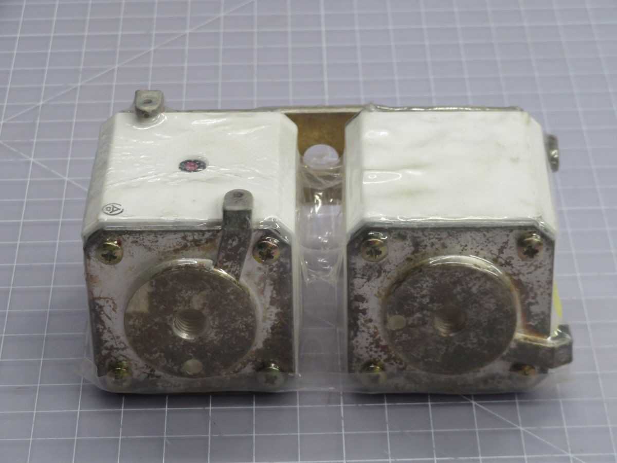 FERRAZ SHAWMUT C300727 PLUG FUSES T260050 - FUSES