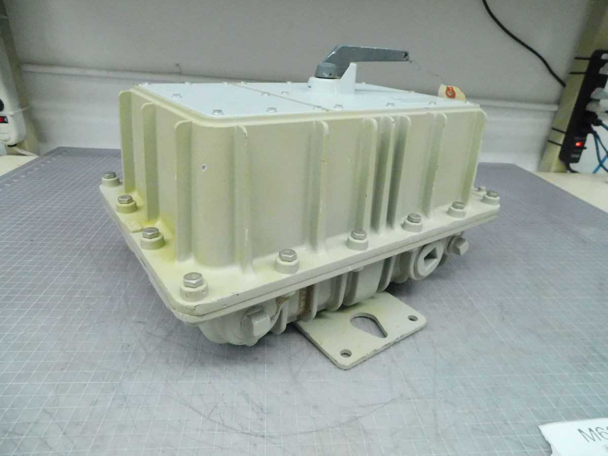 EIM 18355-A SWITCH BREAKER WITH EXPLOSION PROOF ENCLOSURE M6883 - CIRCUIT BREAKERS