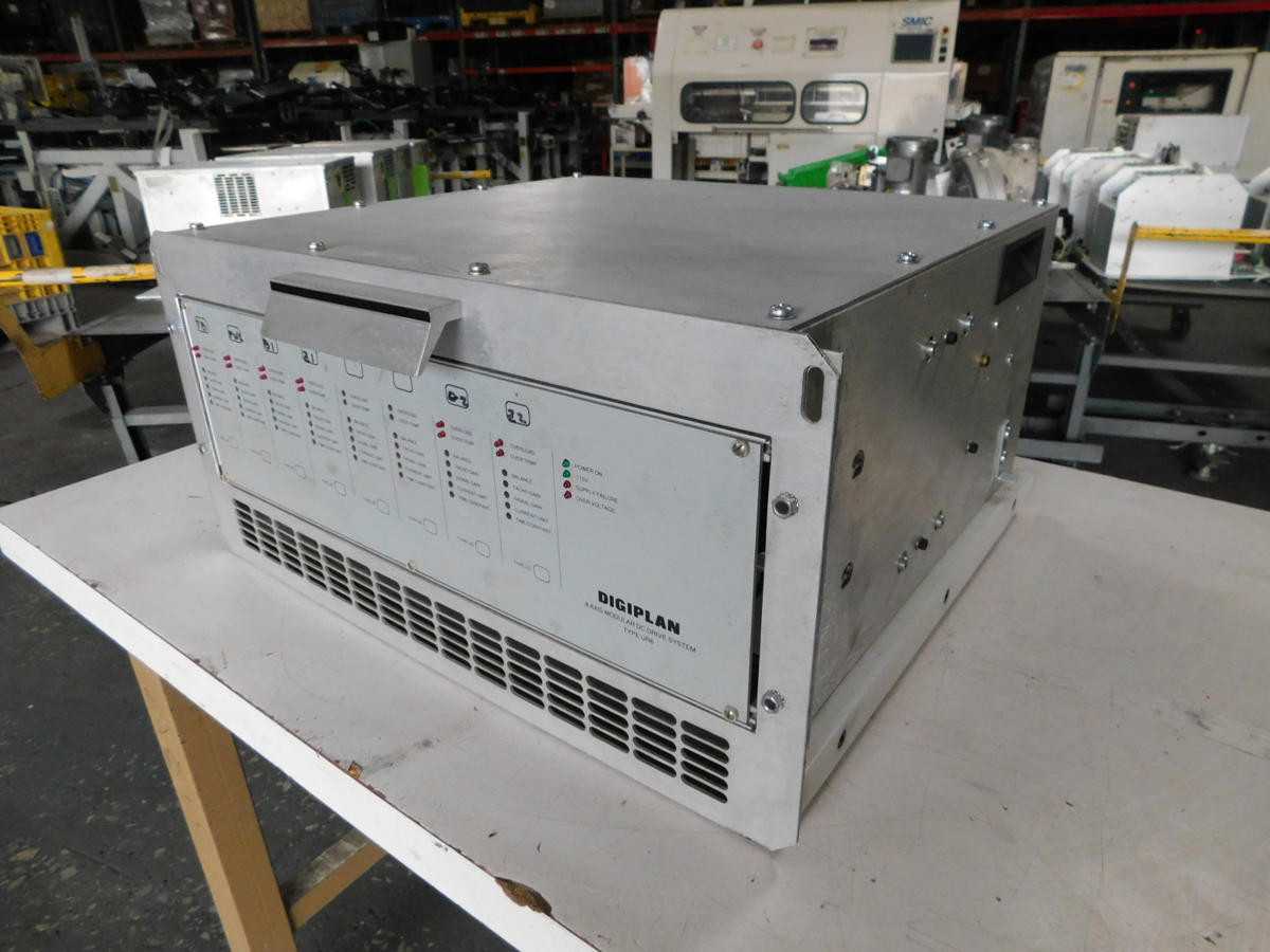 DIGIPLAN / UNIVERSAL 44876204 8 DC DRIVES, 8 AXIS - DC DRIVES