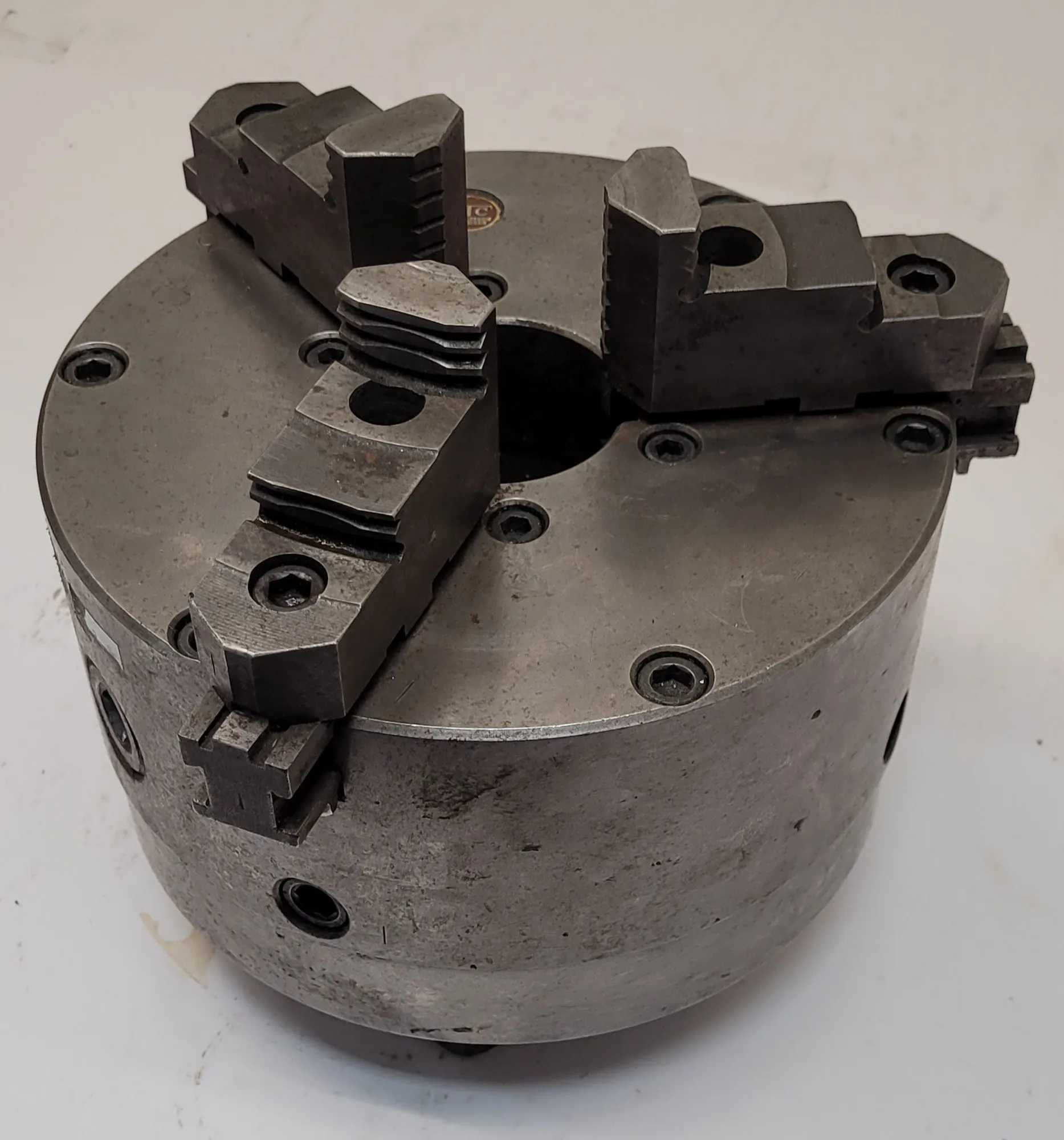 BTC 8" SELF-CENTERING MANUAL LATHE CHUCK, 3 JAW, D1-6 MOUNT - MACHINE TOOLING