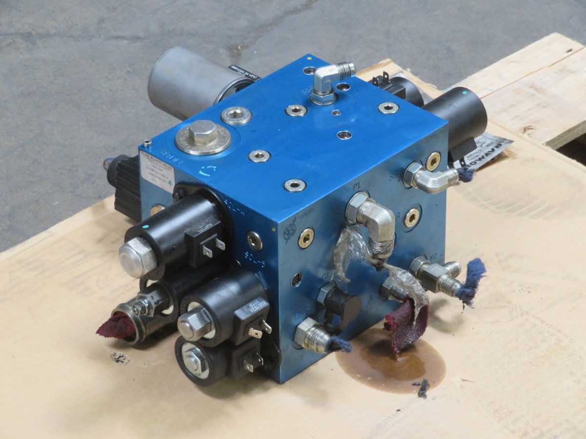Raymond 425-C40QM Hydraulic Manifold Valve T262331 - HYDRAULIC VALVE
