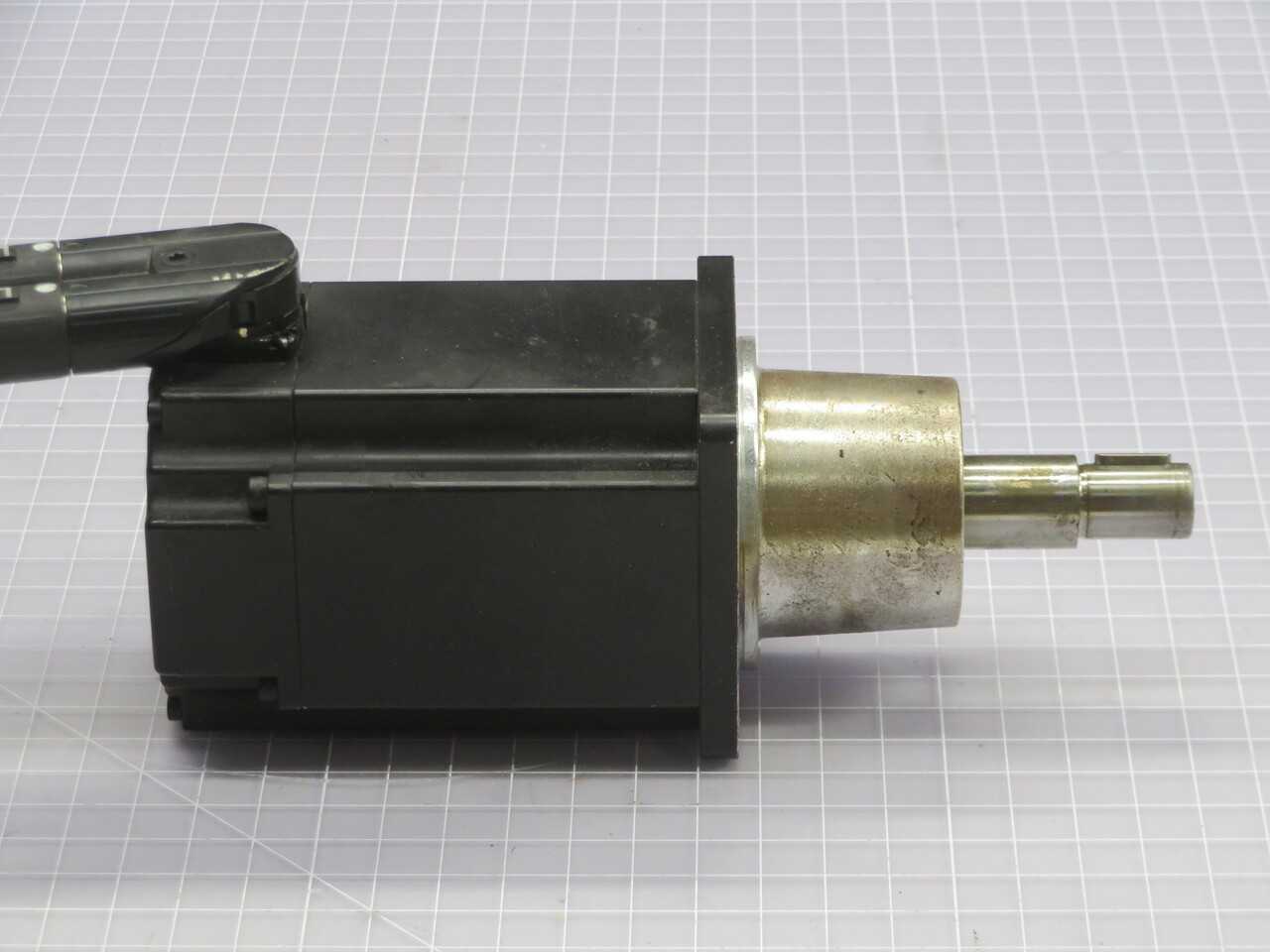 B&R 8LCA33.R0A67D102-0 Servo Motor T261663 - SERVO MOTORS