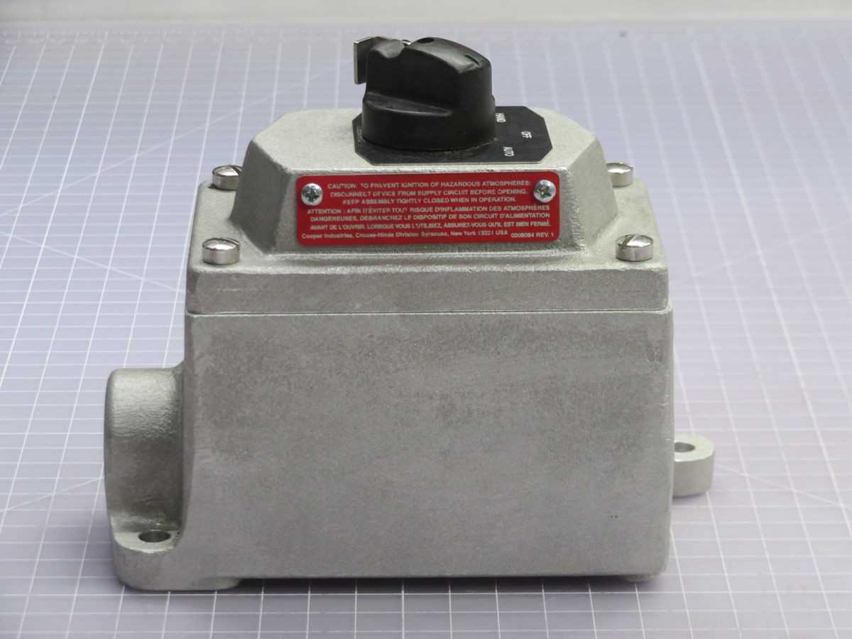 Crouse-Hinds EDS31273 SA HN Of AU M16 322 Selector Switch T263829 - SWITCHES