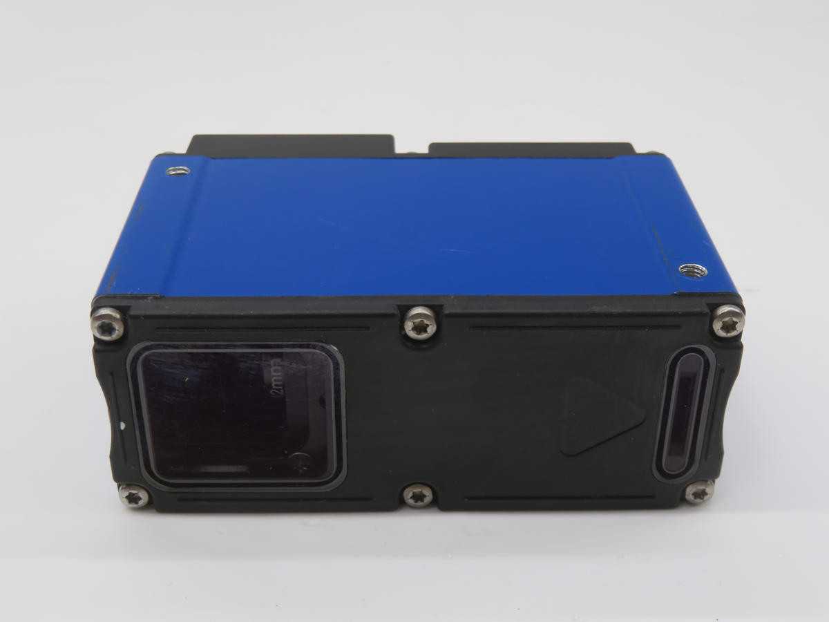 WENGLOR MLSL133 PHOTOELECTRIC SENSORS, 30-180 MM Z-RANGE, 0.05 MM RES, 1000 SCAN RATE, IP67 - SENSORS