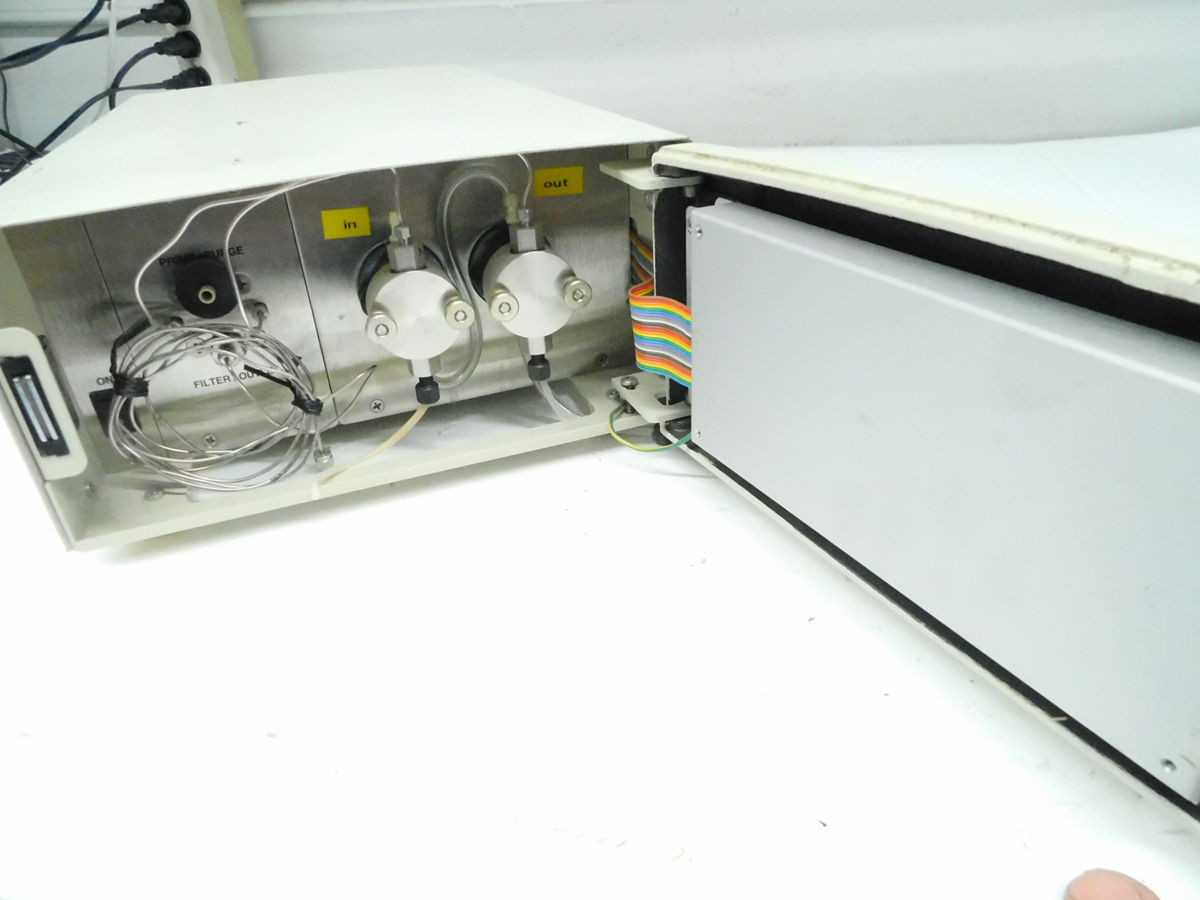Alltech 627 HPLC Pump M7497 - Precision Liquid Chromatography Equipment - PUMPS