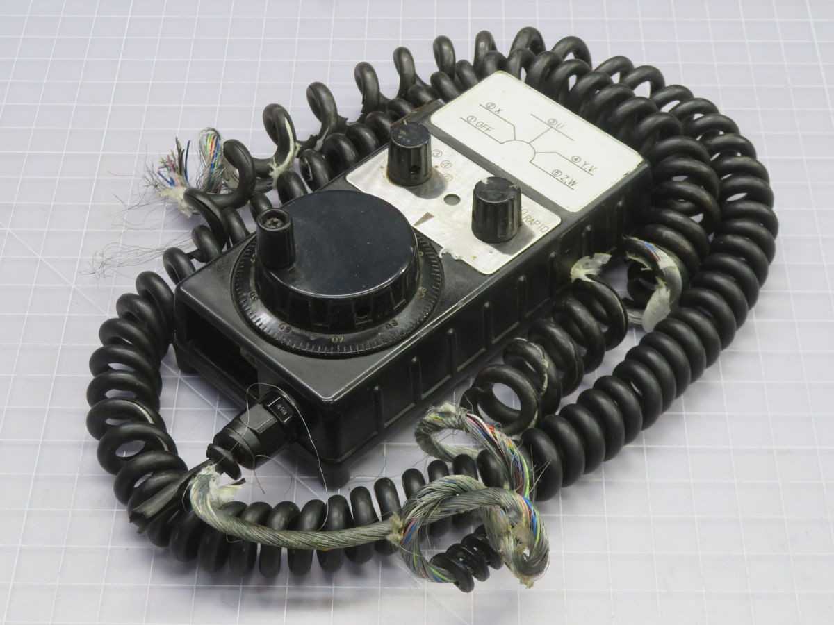 TOSOKU HM MANUAL PULSE GENERATOR T262847 - OPERATOR CONTROLS