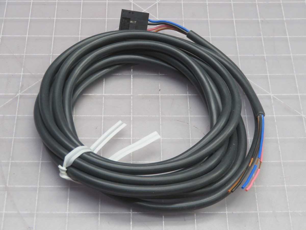 LOT OF 46 OMRON EE-1010 EM CONNECTOR CABLE T265619 - CORDSET CABLES