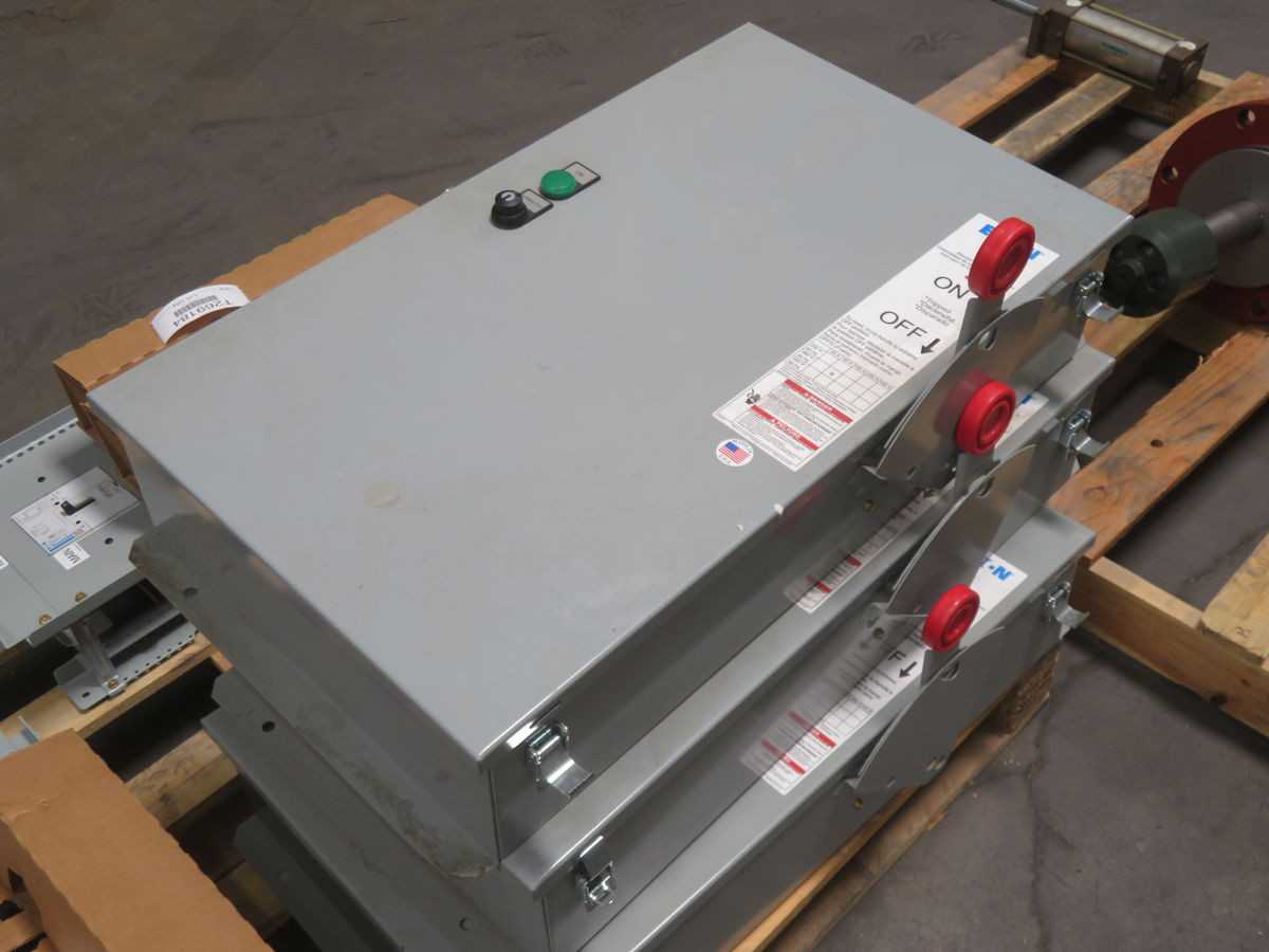 EATON ES2T1R1GF1B Disconnect Switch, 3-Pole, 60A, 600V Max, Fusible, Shunt Trip, NEMA 1, Class J - DISCONNECT SWITCHES