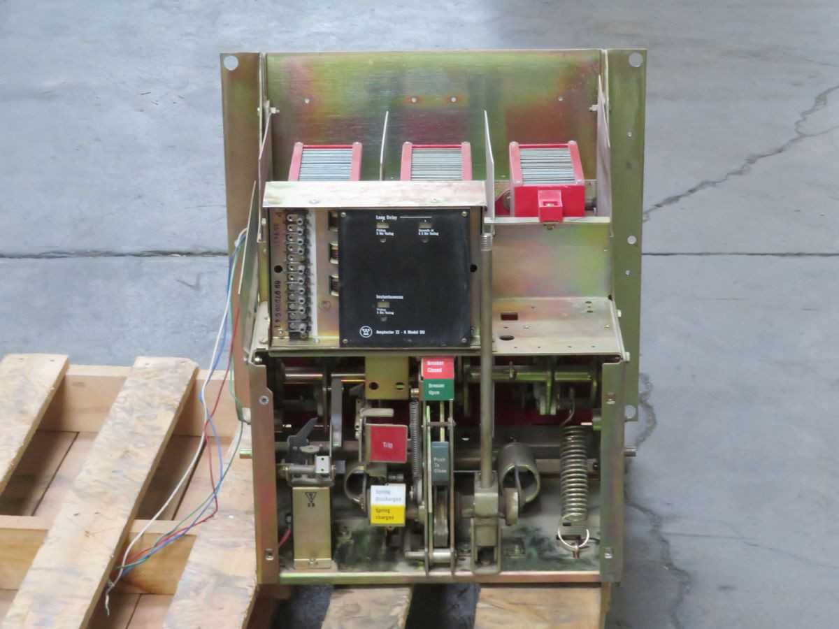 WESTINGHOUSE DS-206 CB, 3P, 600A, 2000A FR, 600V, 65/50KA@480/600V INT, SST, DRAWOUT - CIRCUIT BREAKERS